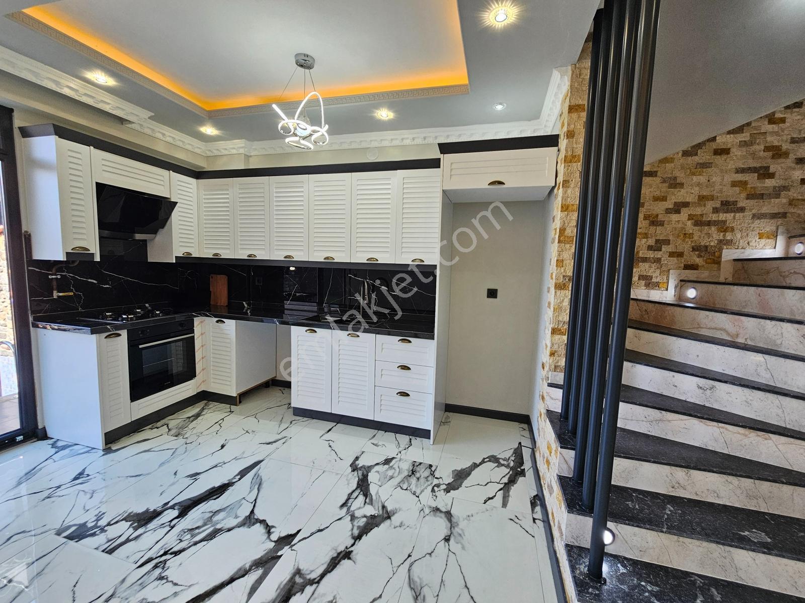 4+1 Müstakil Havuzlu ,denize Yürüme Mesafesinde Kiralık Villa - Görsel 9