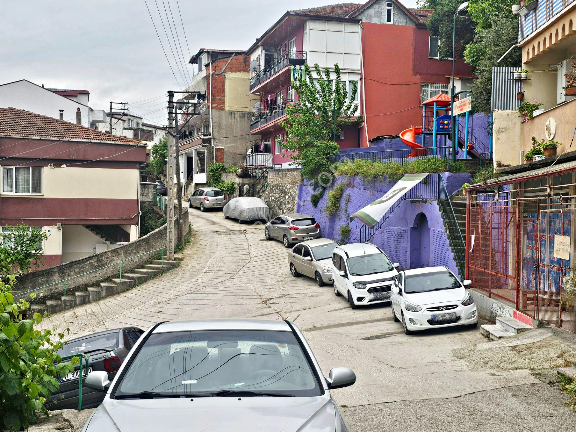 İzmit 28 Haziran Mah.'de İçi Komple Yenilenmiş Satılık 2+1 Daire - Görsel 32