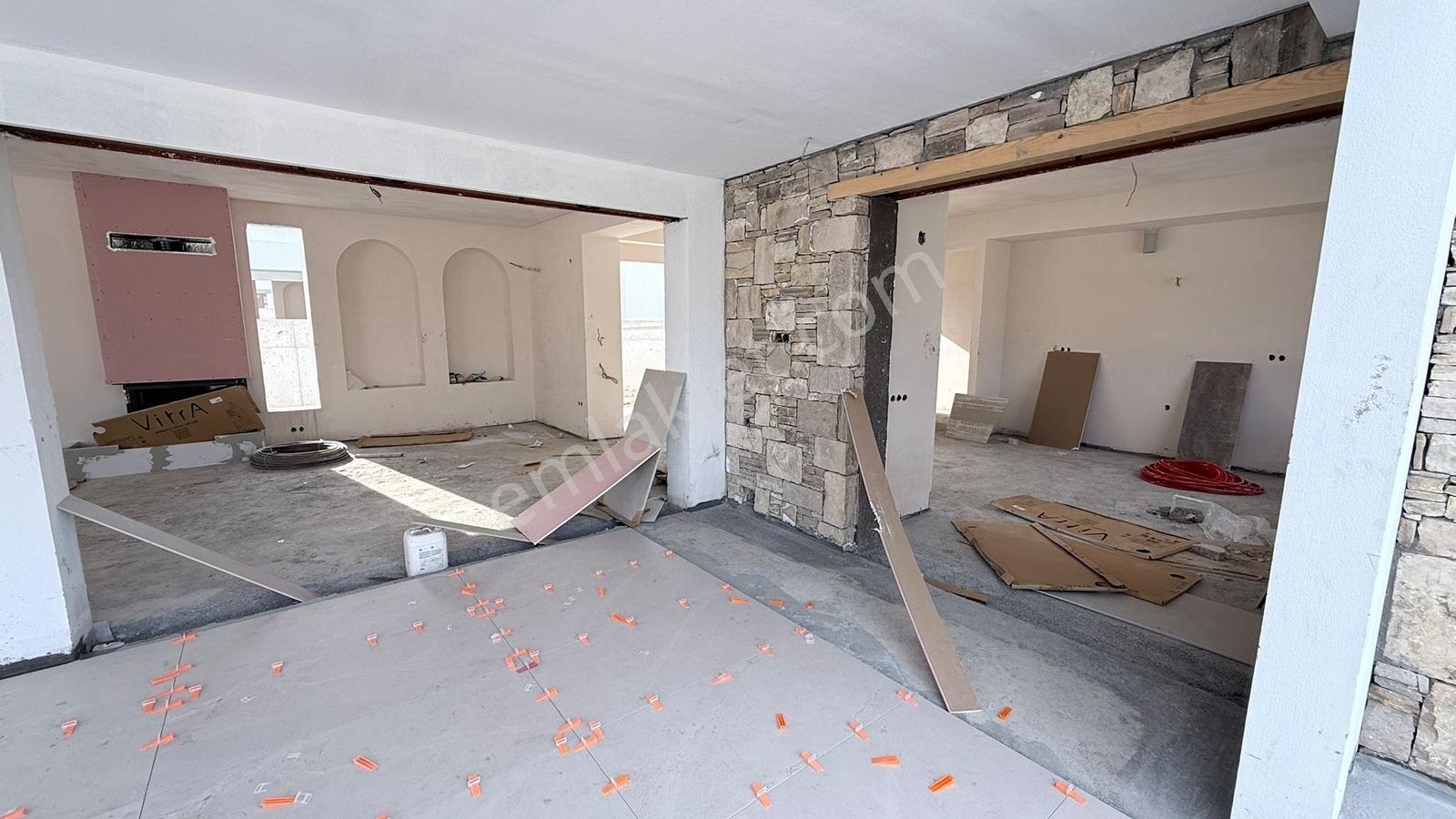 Plaja Yakın Havuzlu Tek Katlı Geniş Müstakil Villa | Tekce - Görsel 7