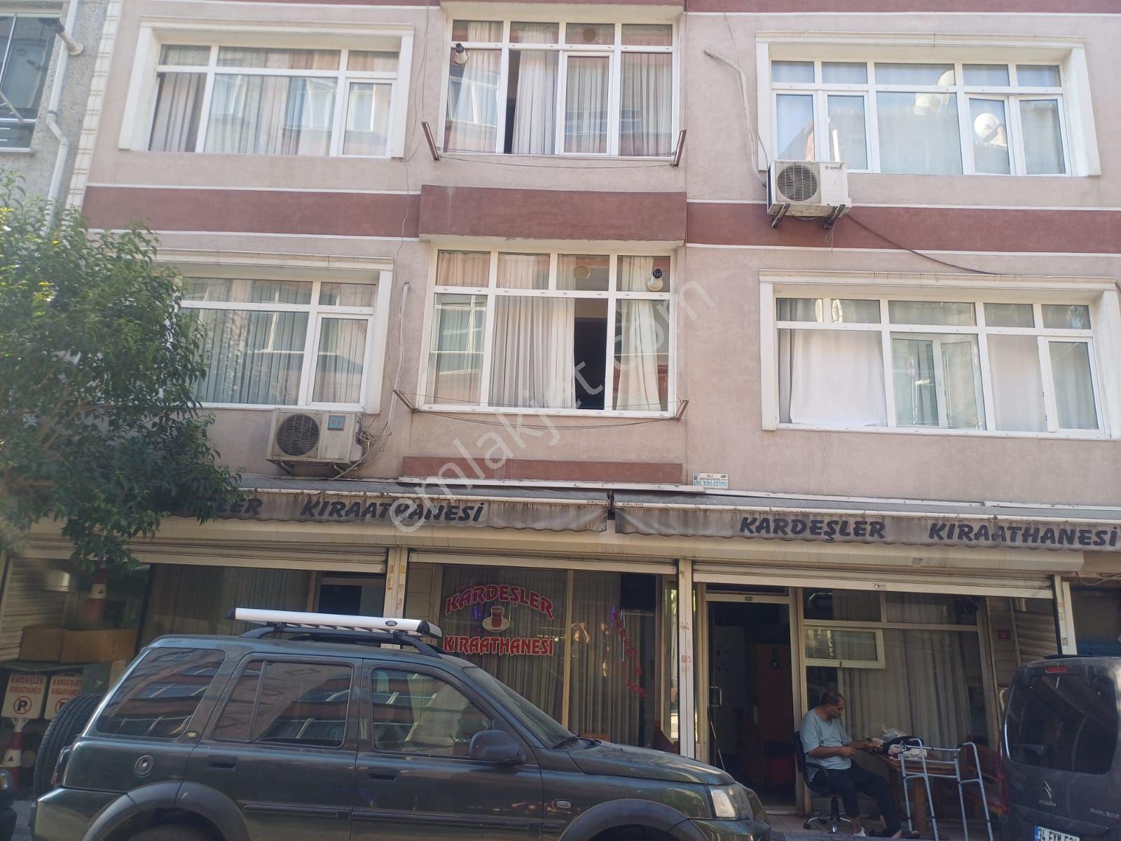 113 M2 Arsa İçinde,kullanım Alanı 90 M2,3 Daire,iskanlı 2 Dükkan