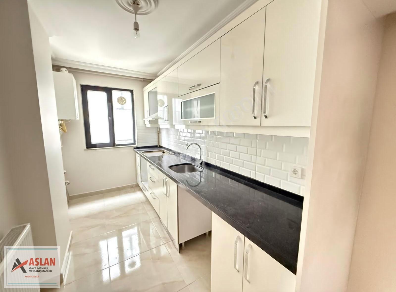 Üsküdar Çengelköyde Mükemel Konum -genç Binada 2+1 Satılık Daire - Görsel 3