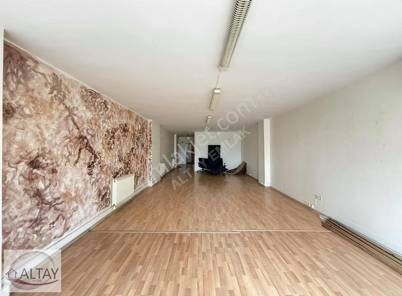 Küçükbakkalköy'de Ana Cadde Üstü 100m² Kiralık Ofis - Görsel 20