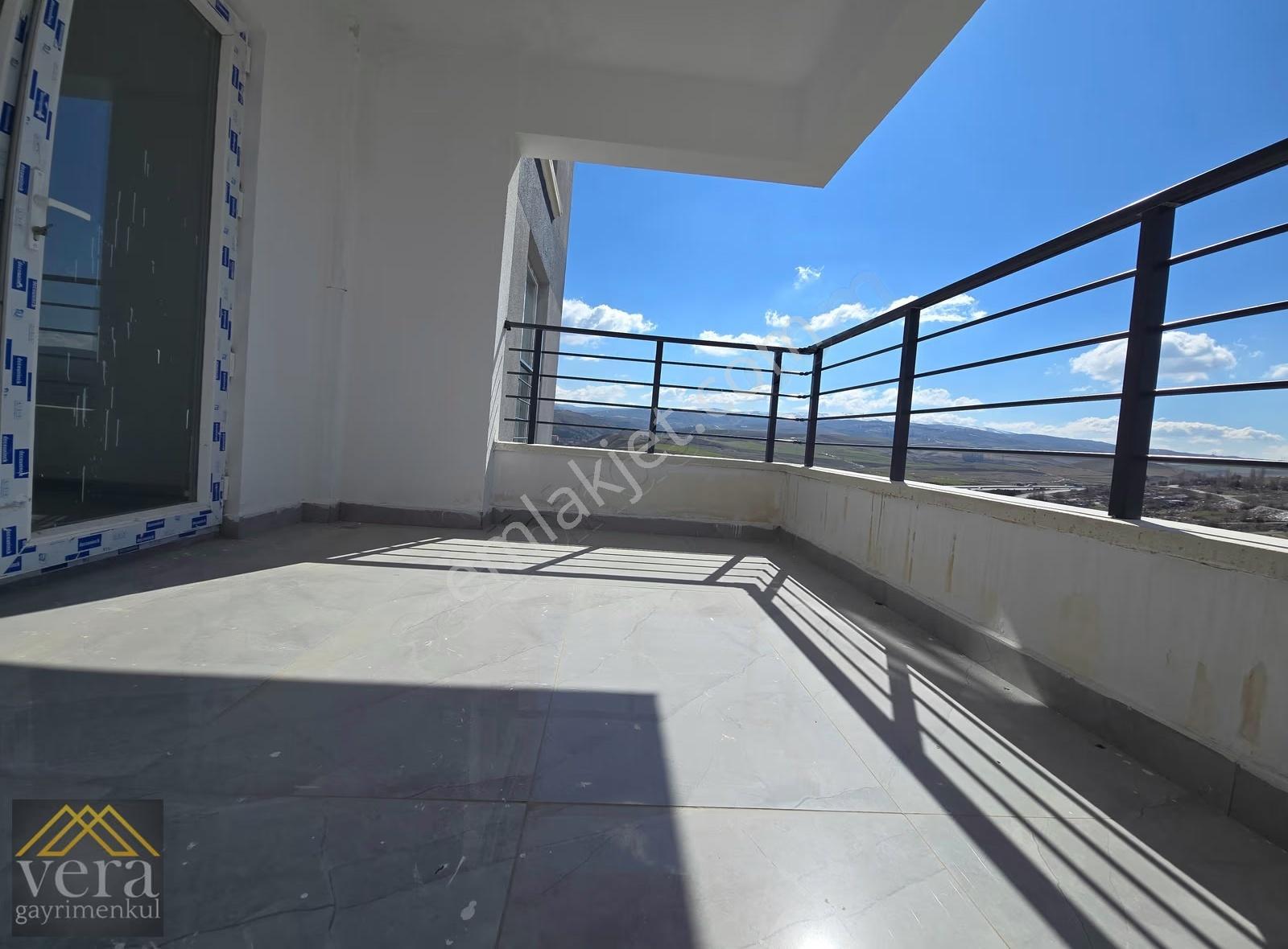 Sitede 13. Kat 4+1 Full Manzaralı İskan-mantolama Geniş Balkon - Görsel 20