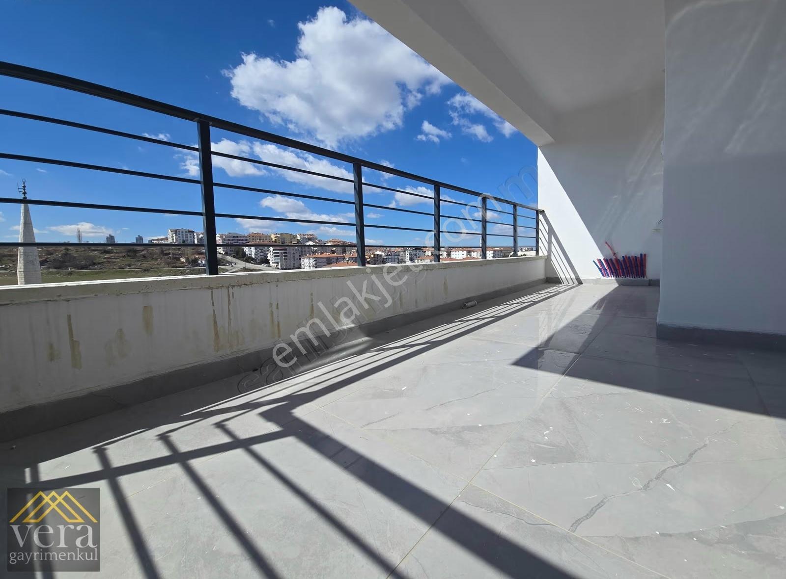 Sitede 13. Kat 4+1 Full Manzaralı İskan-mantolama Geniş Balkon - Görsel 15