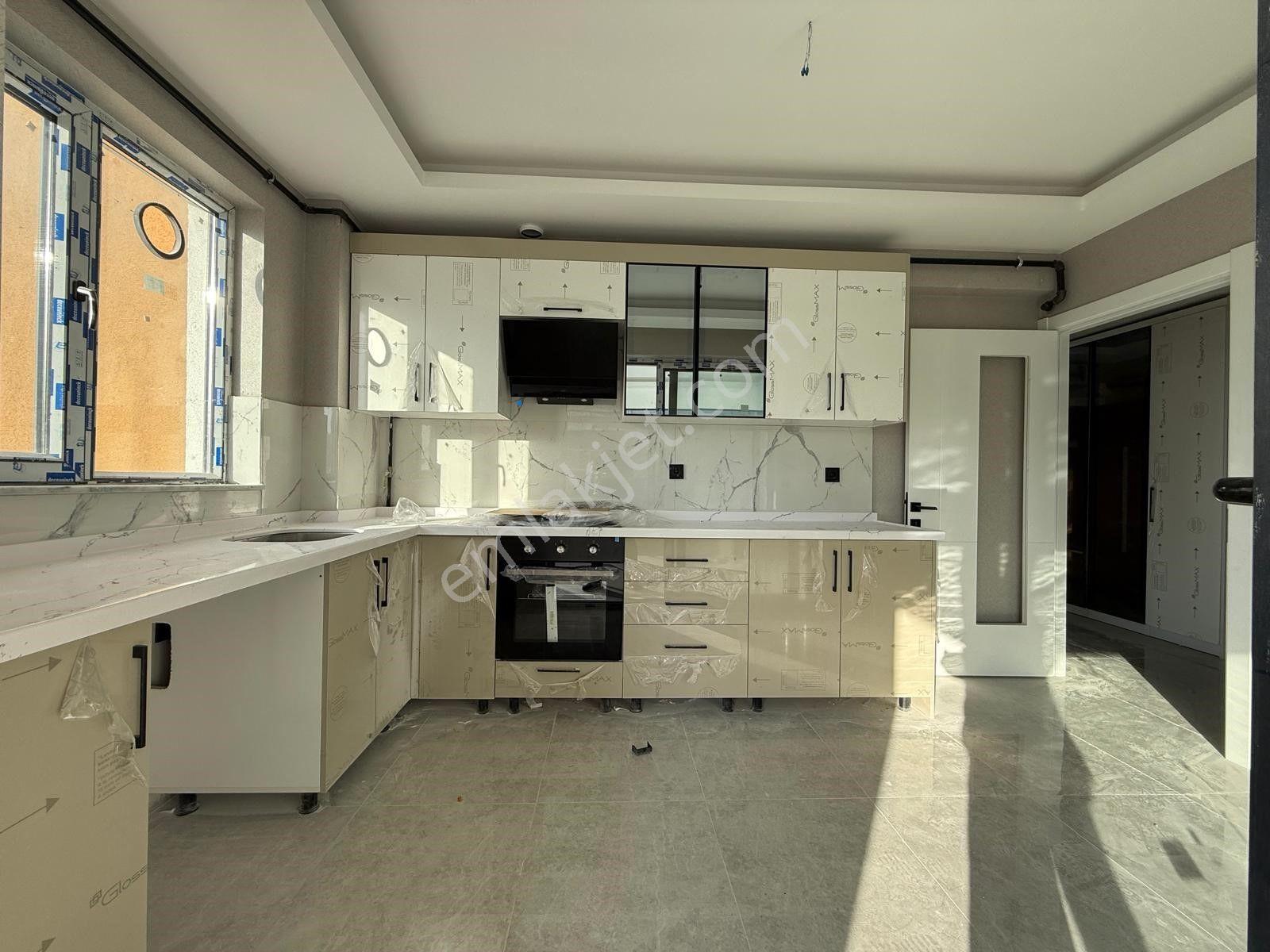 Nasip'ten Acilll Satılık Çift Banyolu Fuul Yapılı 2+1 Daire - Görsel 2