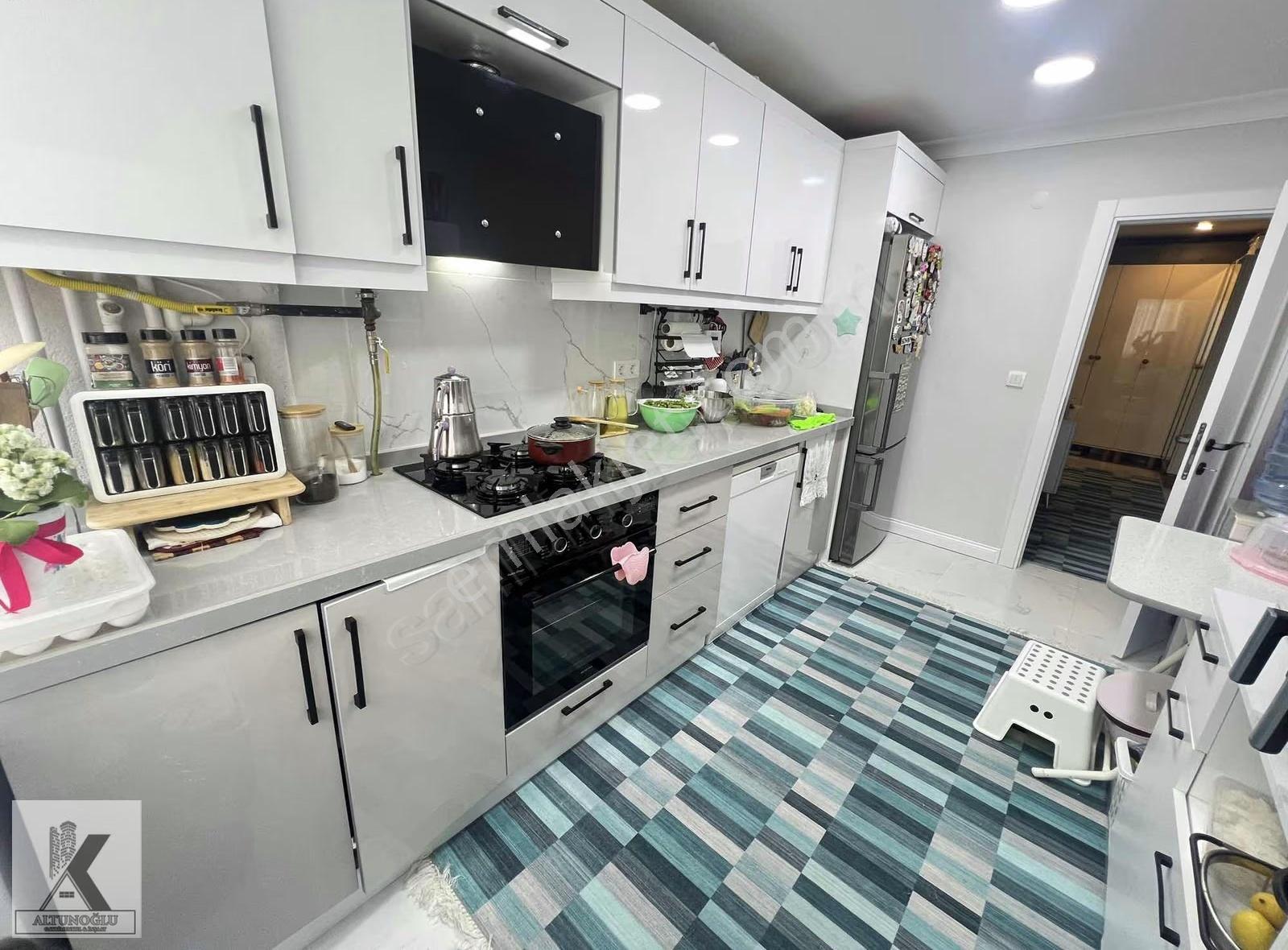 Altunoğlu"ndan Site İçinde 2+1 Ebeveyn Banyolu Otoparklı Ara Kat - Görsel 28