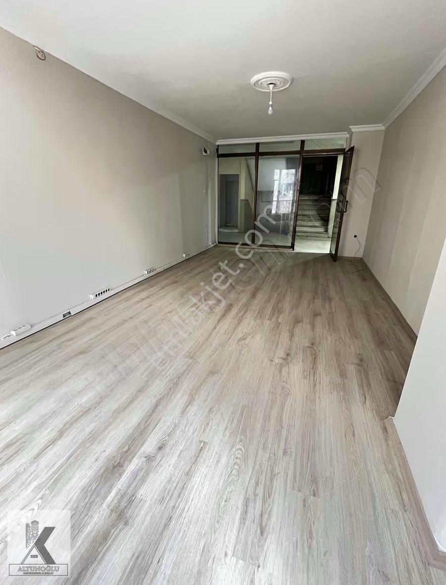 Altunoğlu"ndan Şirinevler Meydan"da İş Hanı İçinde Kiralık Ofis - Görsel 16