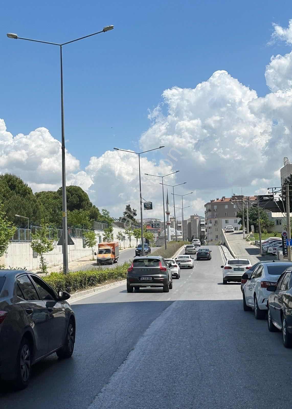 Doğa Dostu'ndan Bornova Kardelen Evleri Eşyalı 1+1 - Görsel 9