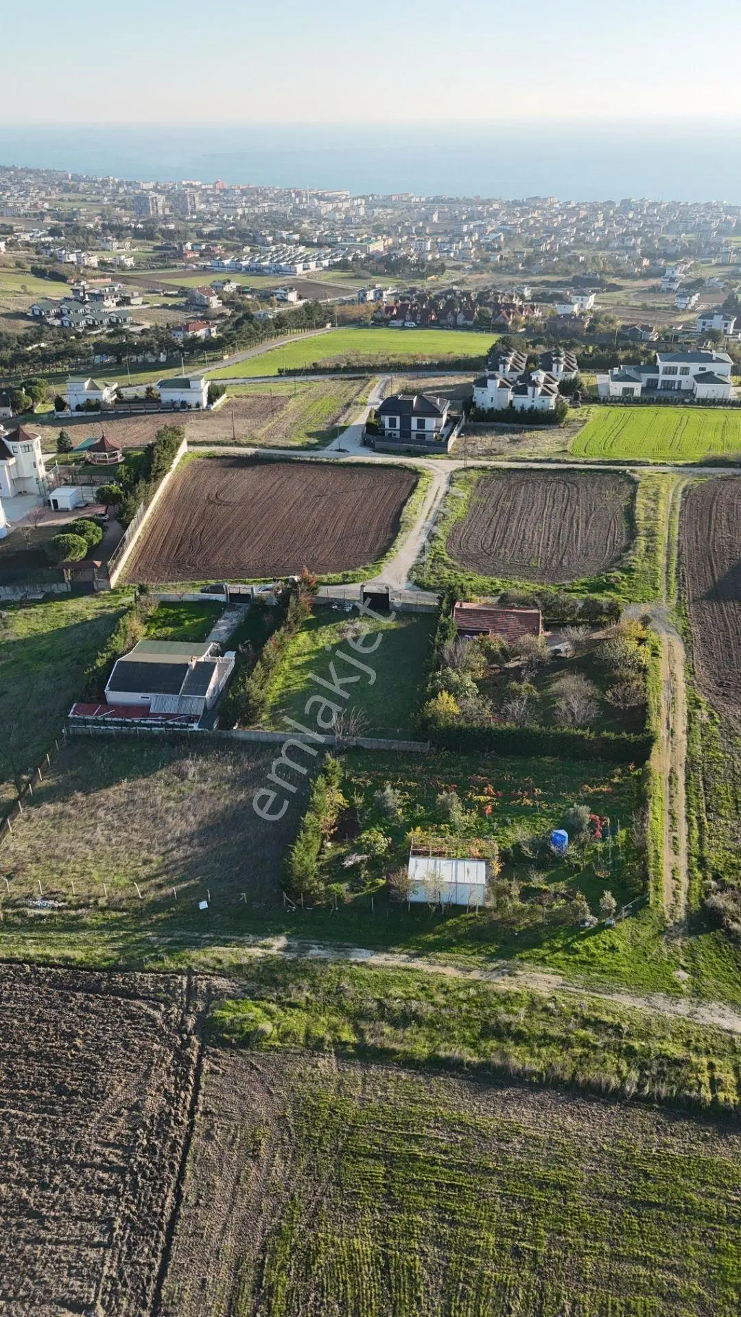 Büyükçekmece Kamiloba'da Satılık Villa İmarlı Arsa