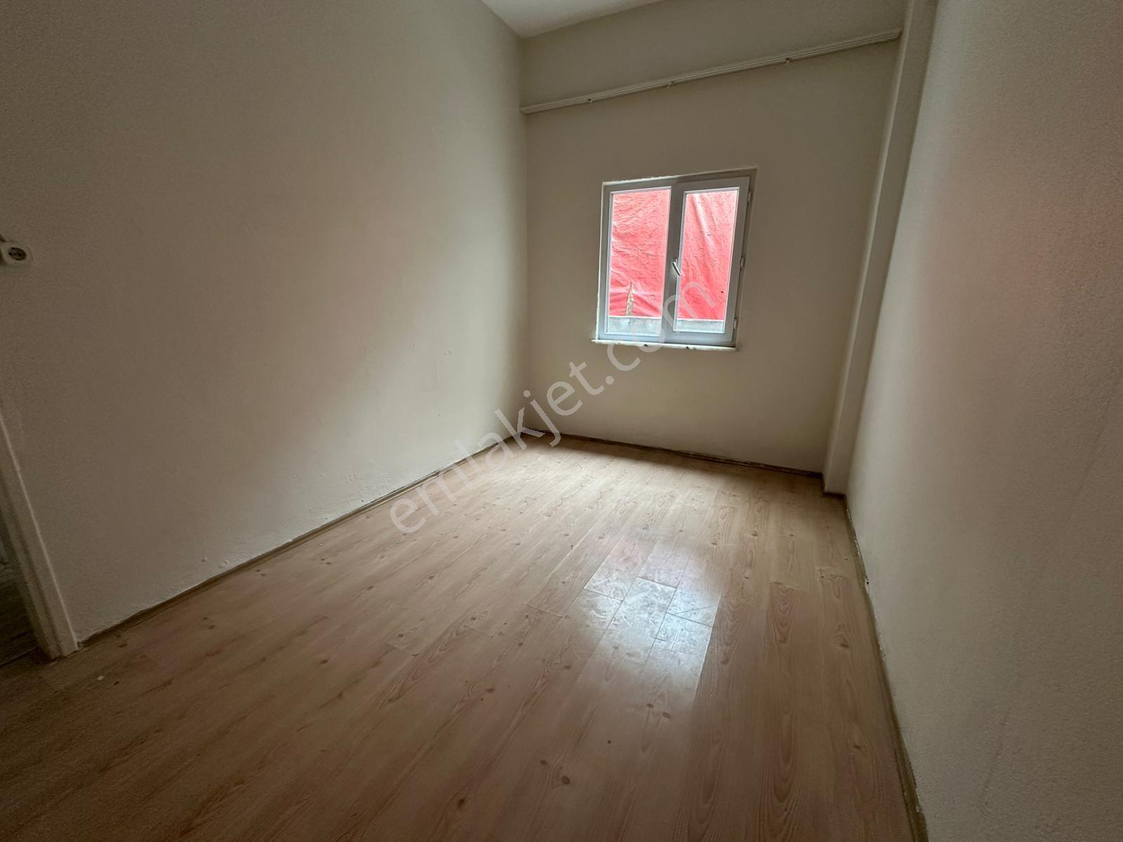 Yunus Emre Mahallesinde Giriş Katı 2+1 Kiralık Daire - Görsel 11