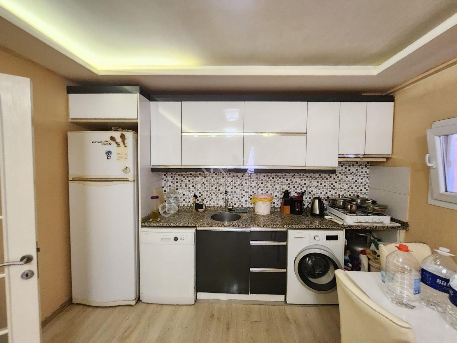 Maltepede Cadde Üstü Binada Satılık 2+1 Daire - Görsel 14