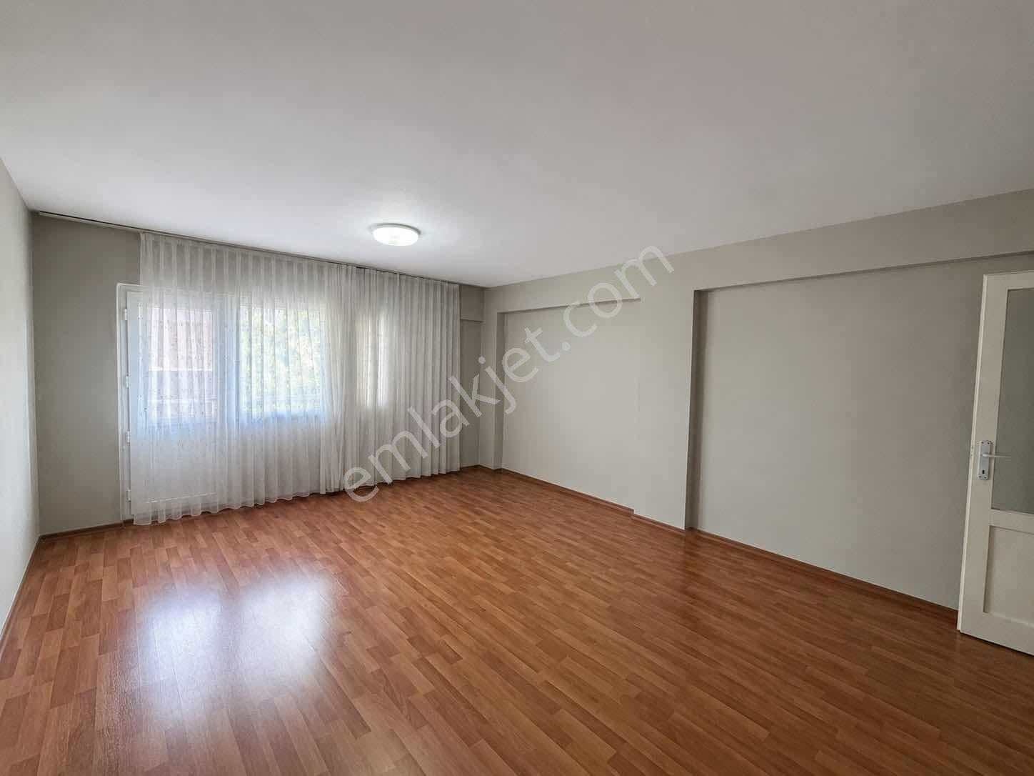İstinye Park Yakınında 3+1 Arakat Satılık Daire