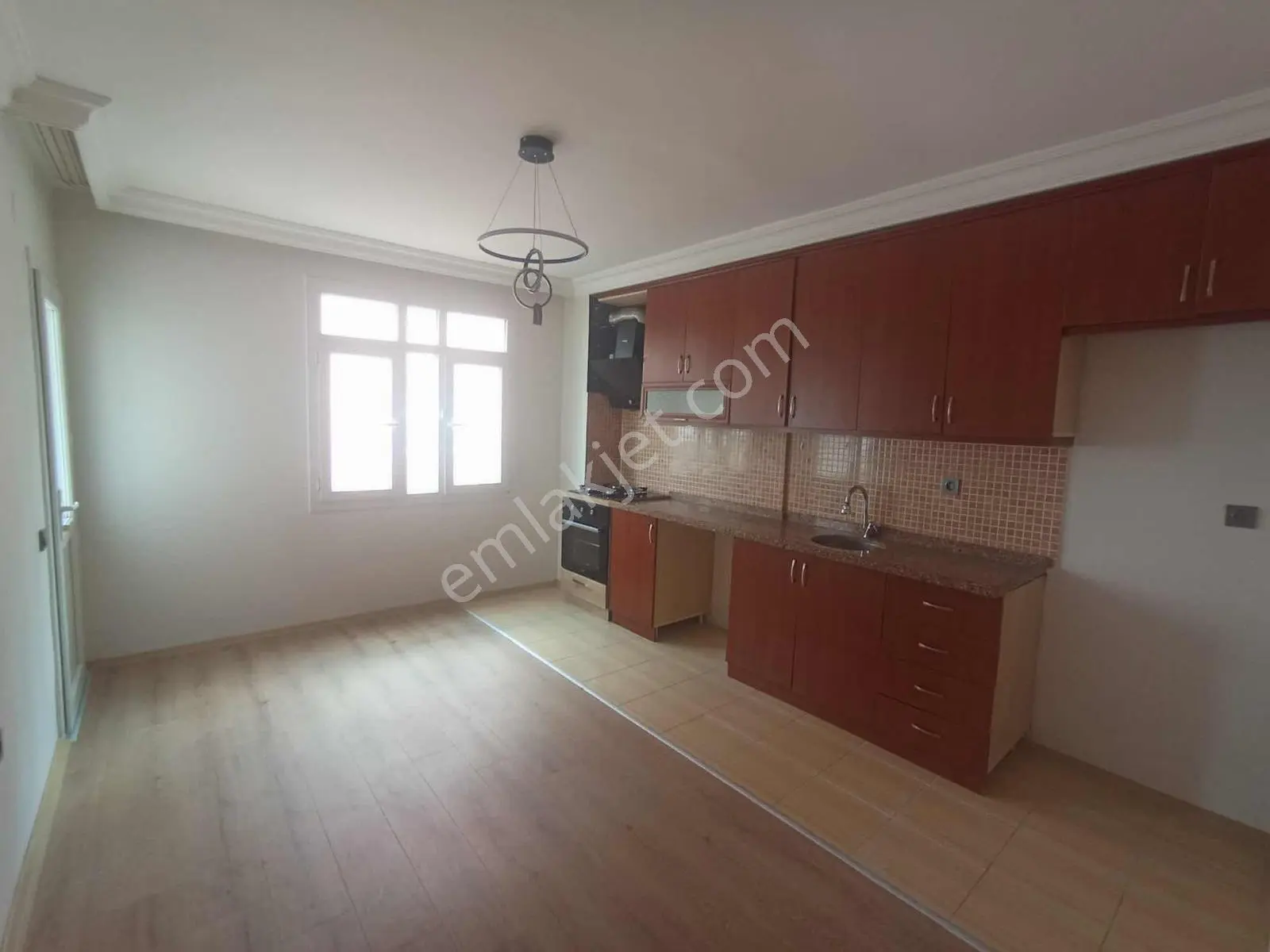 01 Yapı Emlaktan İbo Osmanda 2+1 Ara Kat Daire