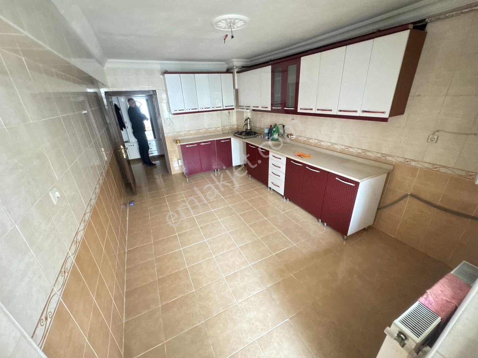 Lider Emlak'tan 3+1 Ara Kat Eyüp Camii Mevkiinde Kiralık Daire ! - Görsel 20
