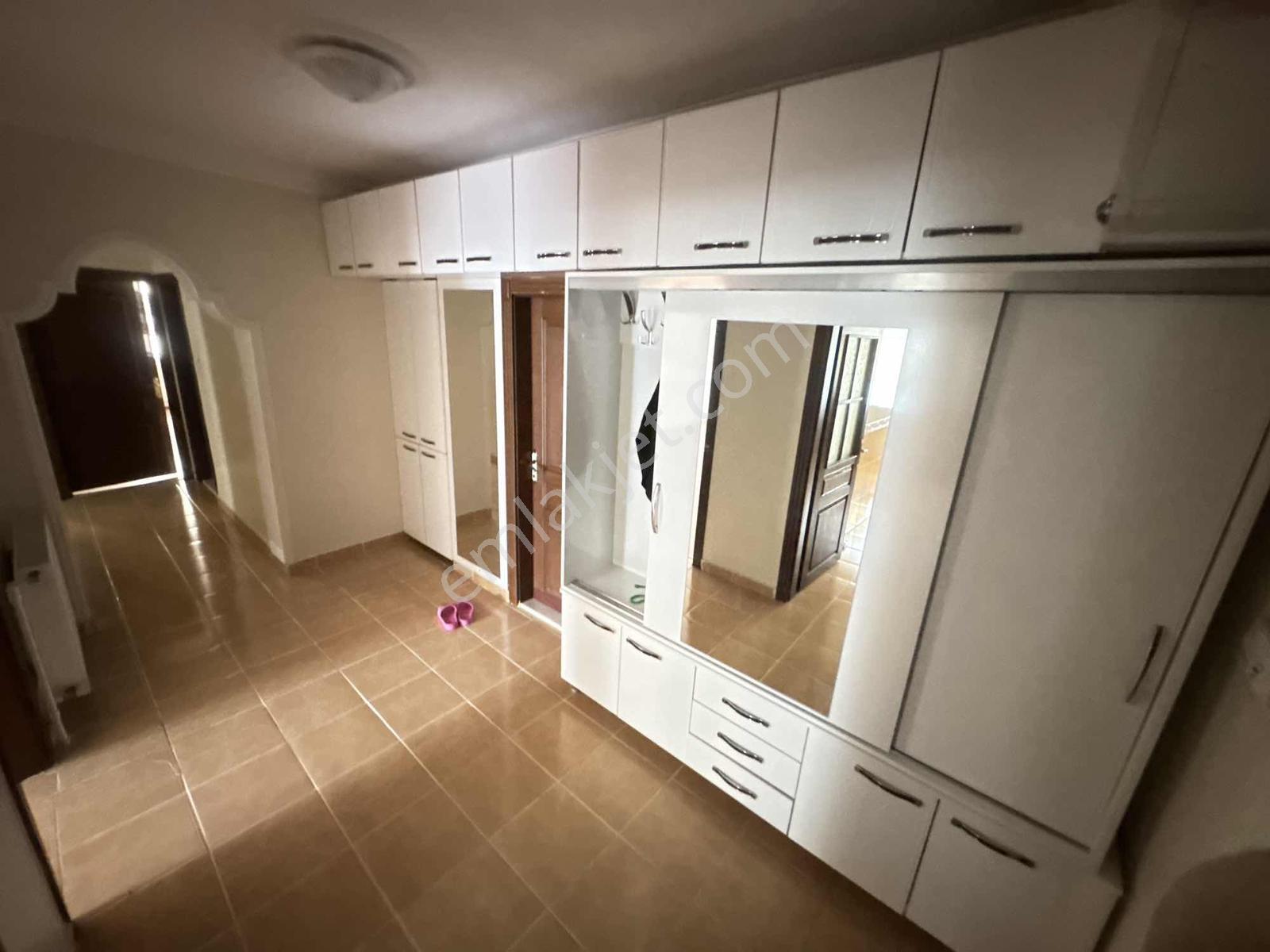 Lider Emlak'tan 3+1 Ara Kat Eyüp Camii Mevkiinde Kiralık Daire ! - Görsel 28