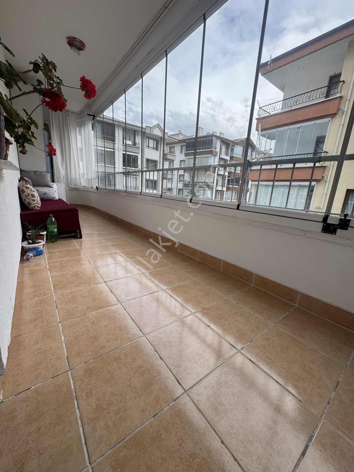 Lider Emlak'tan 3+1 Ara Kat Eyüp Camii Mevkiinde Kiralık Daire ! - Görsel 23