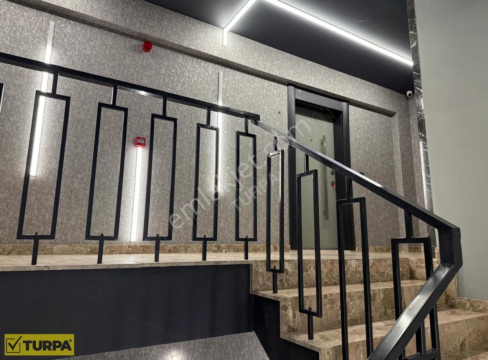 Gaziemir Akçay Cadde Üzerinde Merkezi Konumda Kiralık Ofisler - Görsel 11