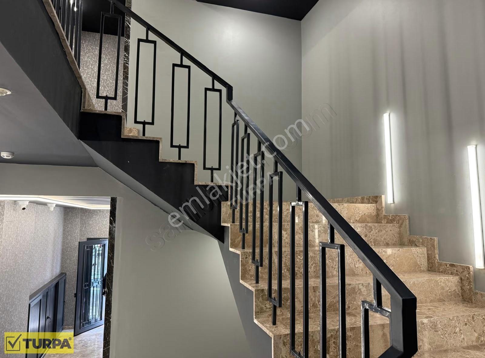Gaziemir Akçay Cadde Üzerinde Merkezi Konumda Kiralık Ofisler - Görsel 3