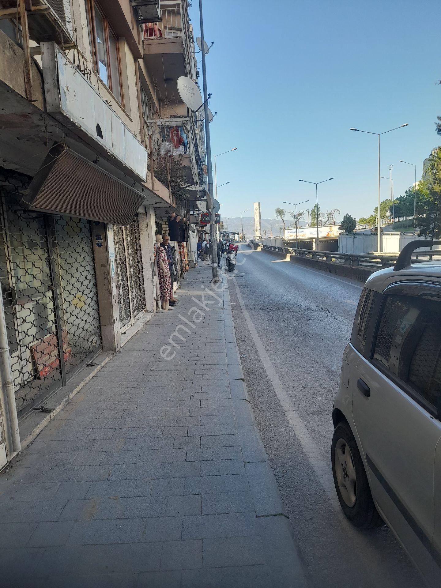 İzmir Konak İnönü Caddesinde Satılık Dükkan. - Görsel 11