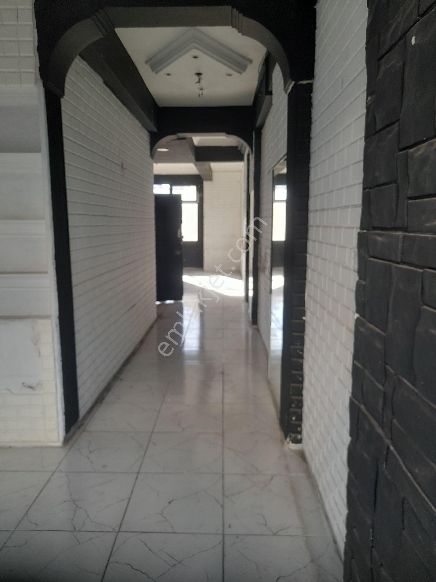 İzmir Konak İnönü Caddesinde Satılık Dükkan. - Görsel 13