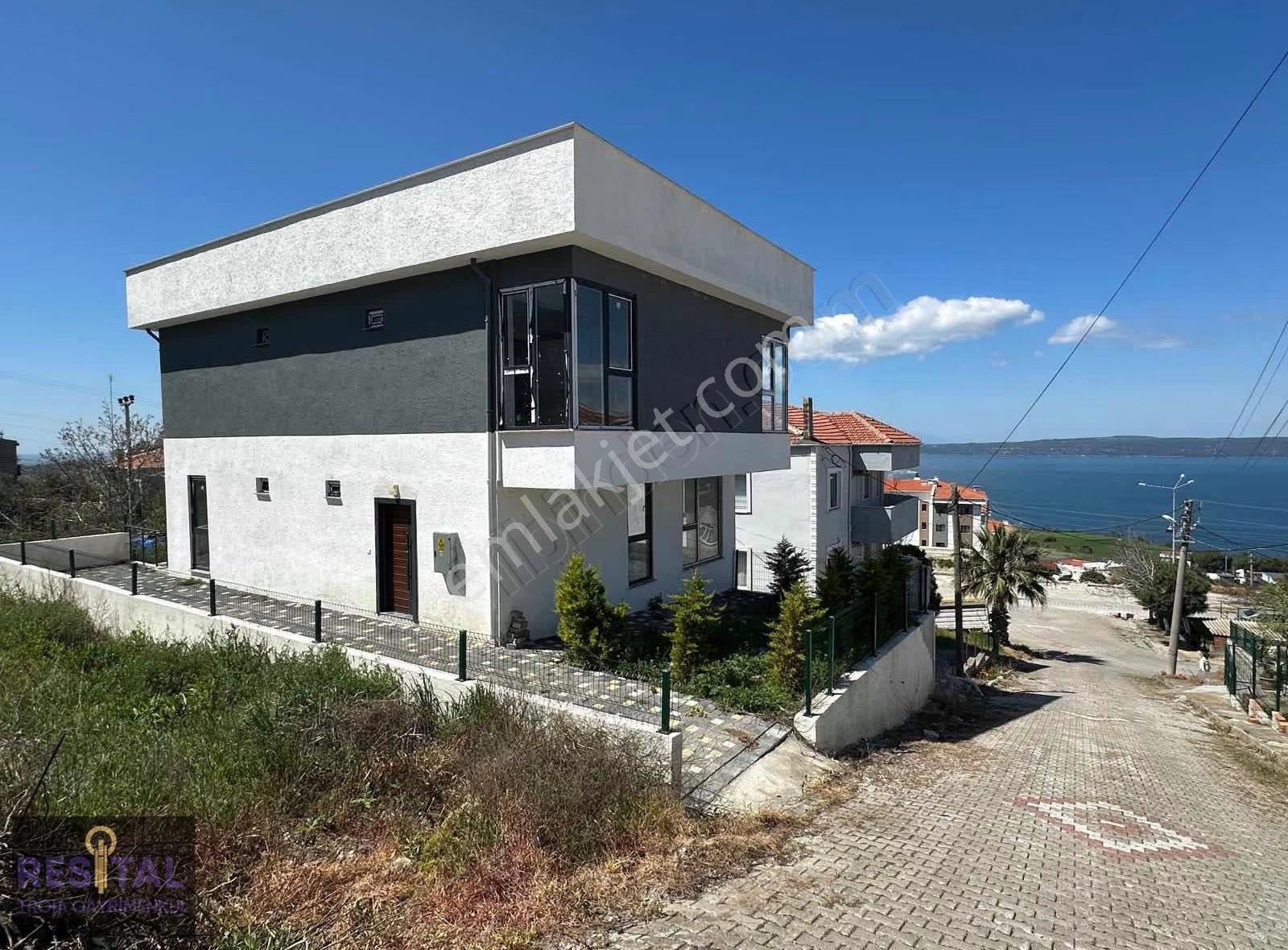 İntepe'de Deniz Manzaralı Daire Fiyatına 4+1 Tribleks Villa