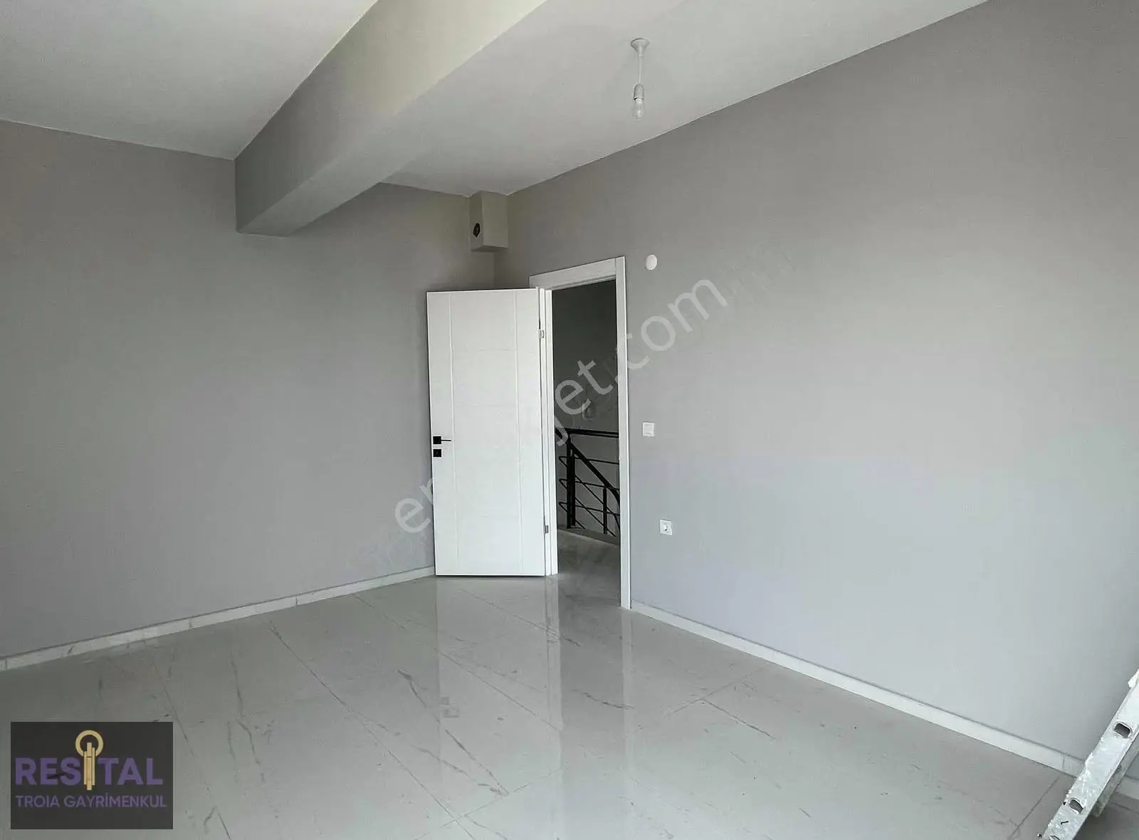 İntepe'de Deniz Manzaralı Daire Fiyatına 4+1 Tribleks Villa - Görsel 5