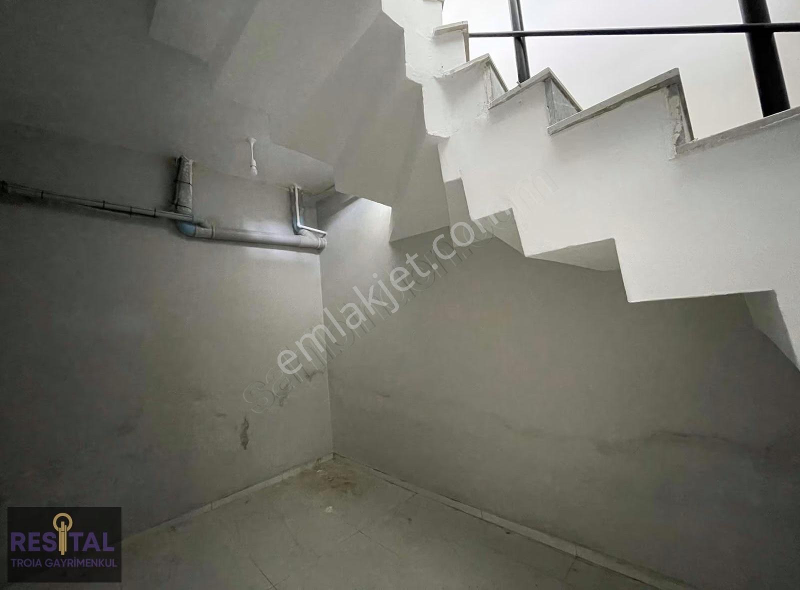 İntepe'de Deniz Manzaralı Daire Fiyatına 4+1 Tribleks Villa - Görsel 17