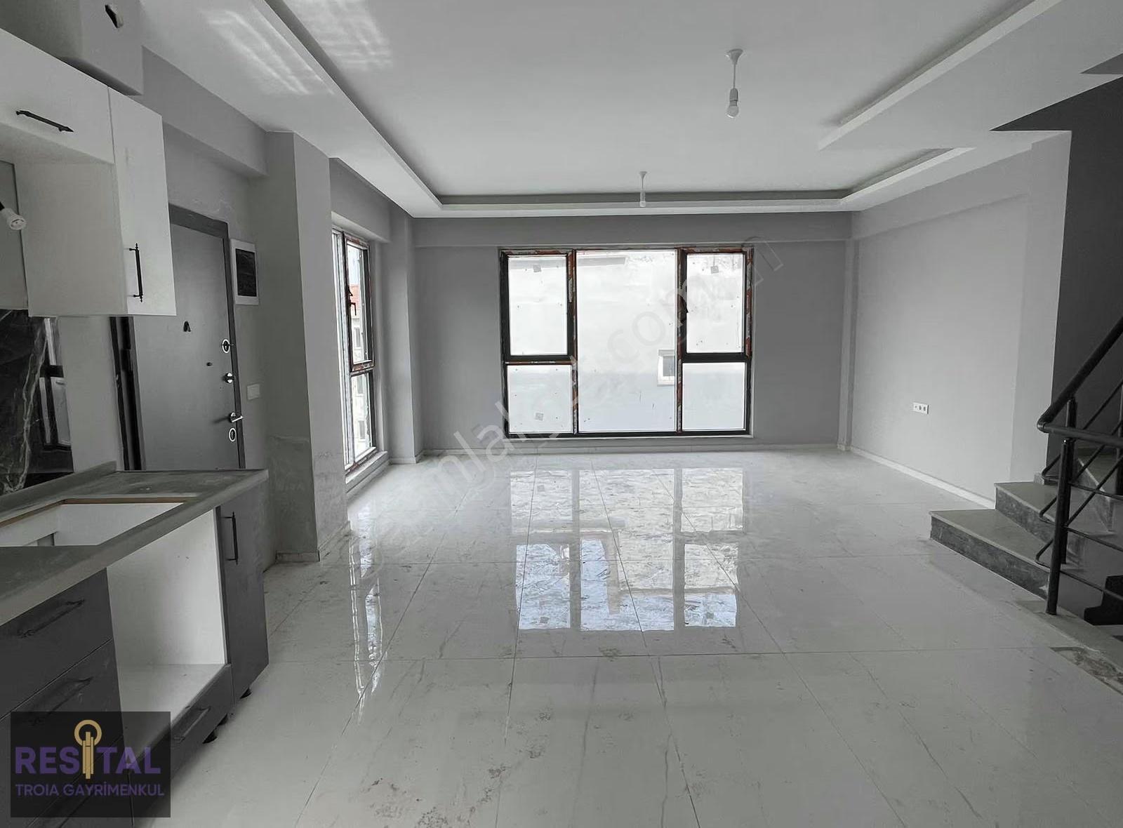 İntepe'de Deniz Manzaralı Daire Fiyatına 4+1 Tribleks Villa - Görsel 8