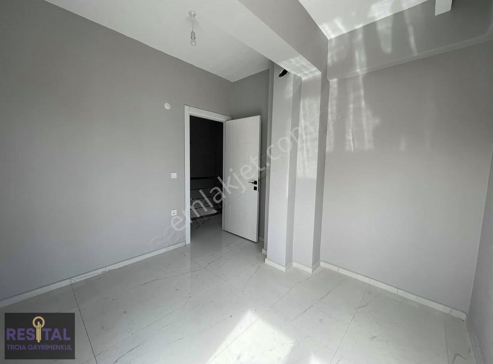 İntepe'de Deniz Manzaralı Daire Fiyatına 4+1 Tribleks Villa - Görsel 13