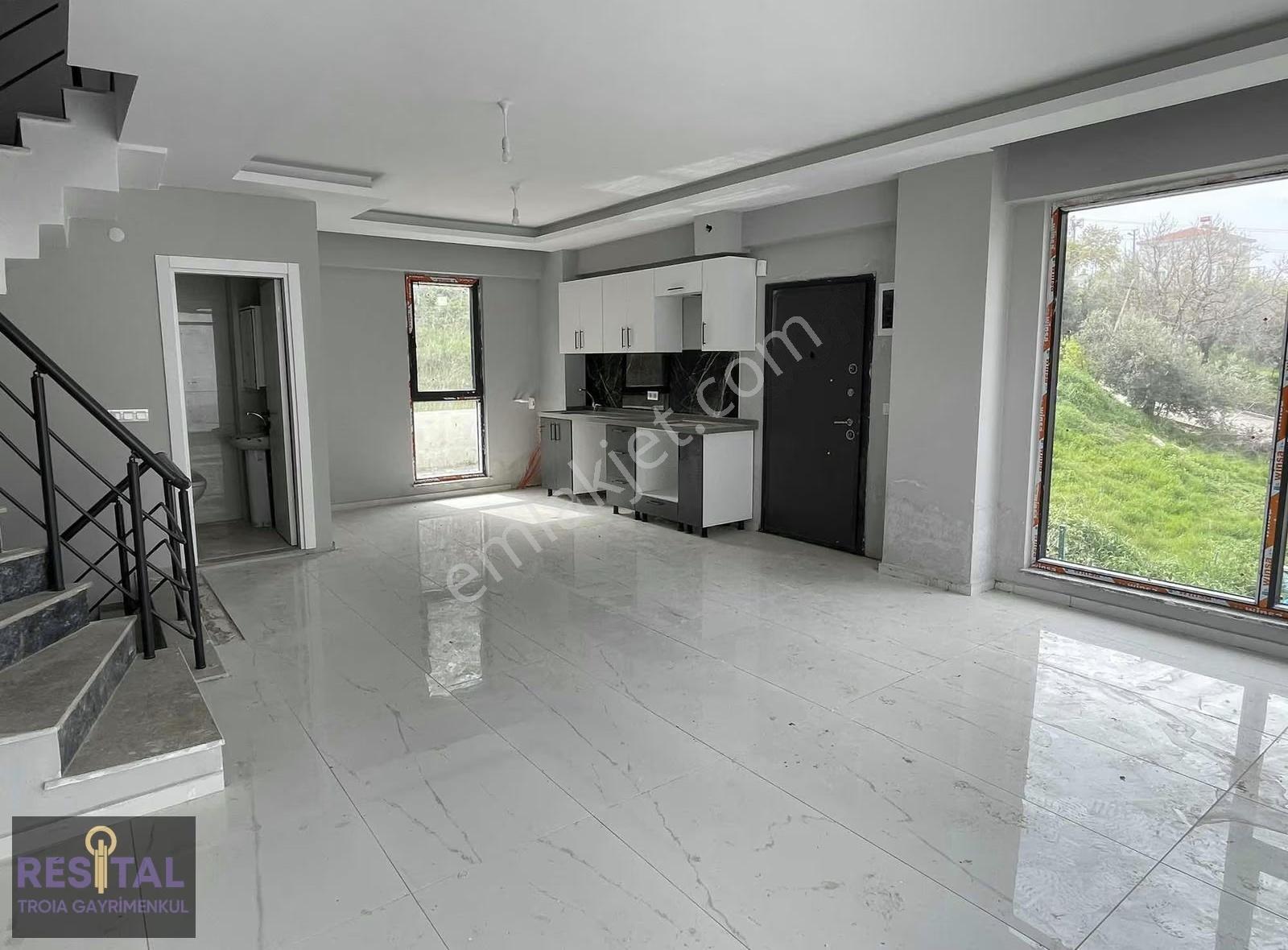 İntepe'de Deniz Manzaralı Daire Fiyatına 4+1 Tribleks Villa - Görsel 9