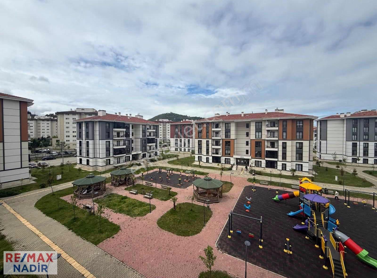 Re/max Nadirden Aksu 3. Etap Tokide Merkezi Konumda Ferah 2+1 - Görsel 18