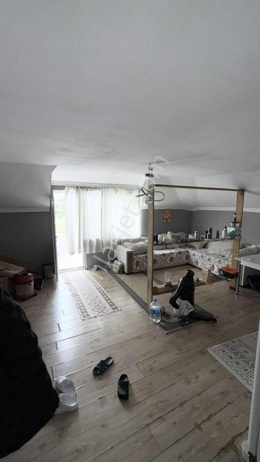 Yoldaş İnş Kiralık 1+1 80 M2 Çatı Katı Bekara Uygun - Görsel 21