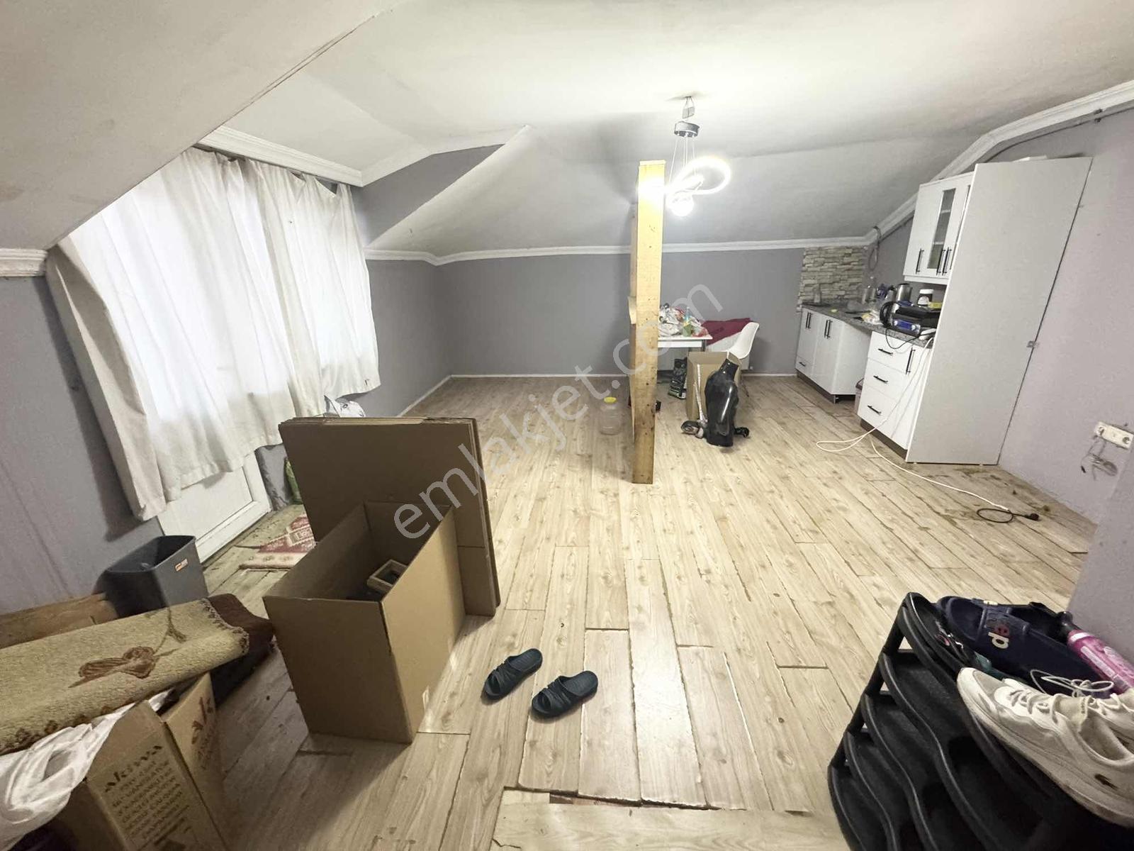 Yoldaş İnş Kiralık 1+1 80 M2 Çatı Katı Bekara Uygun - Görsel 15
