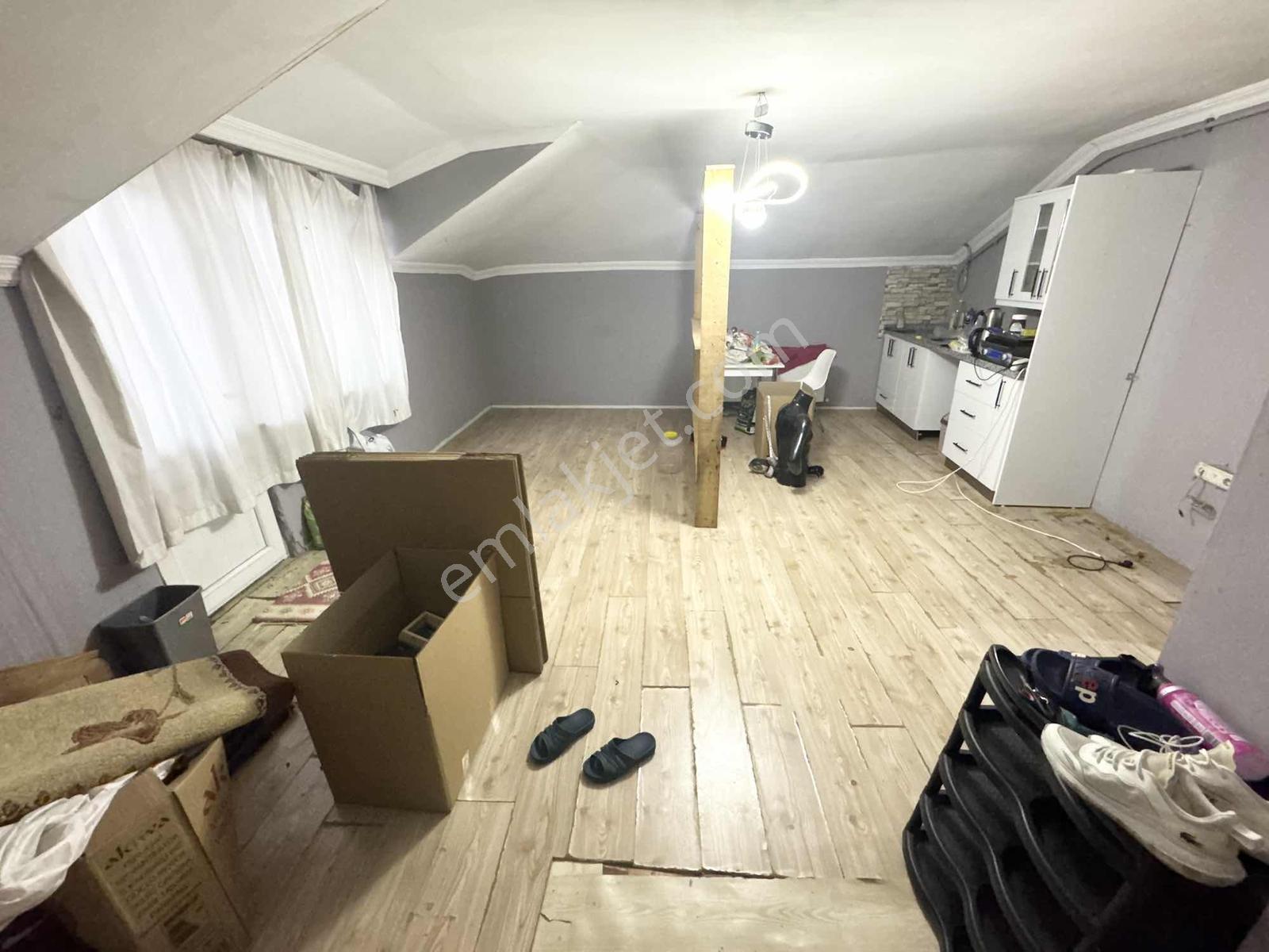 Yoldaş İnş Kiralık 1+1 80 M2 Çatı Katı Bekara Uygun - Görsel 14