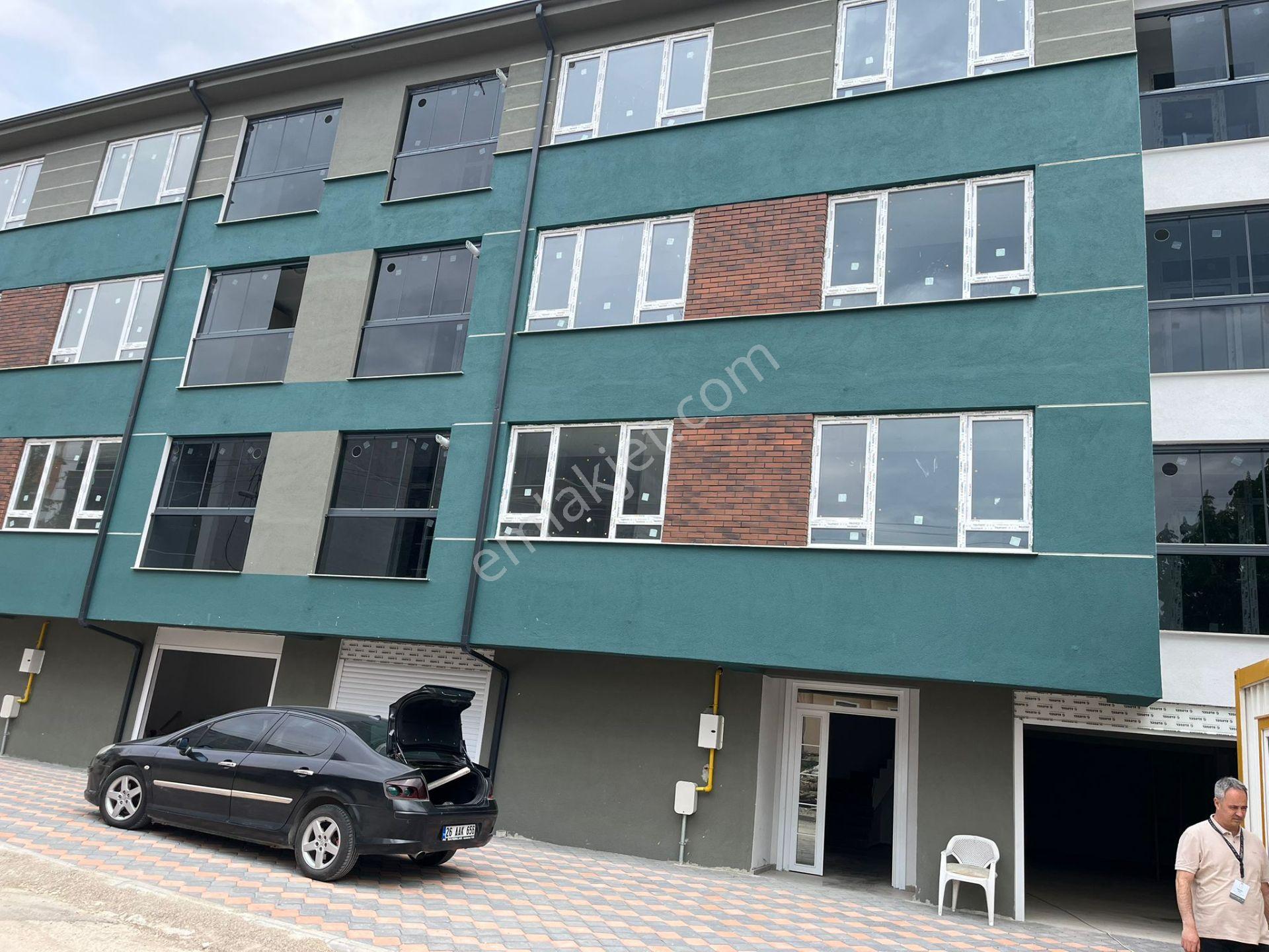 Century 21 Vizyondan Çamlıca Mahallesinde Satılık 3+1 Daire