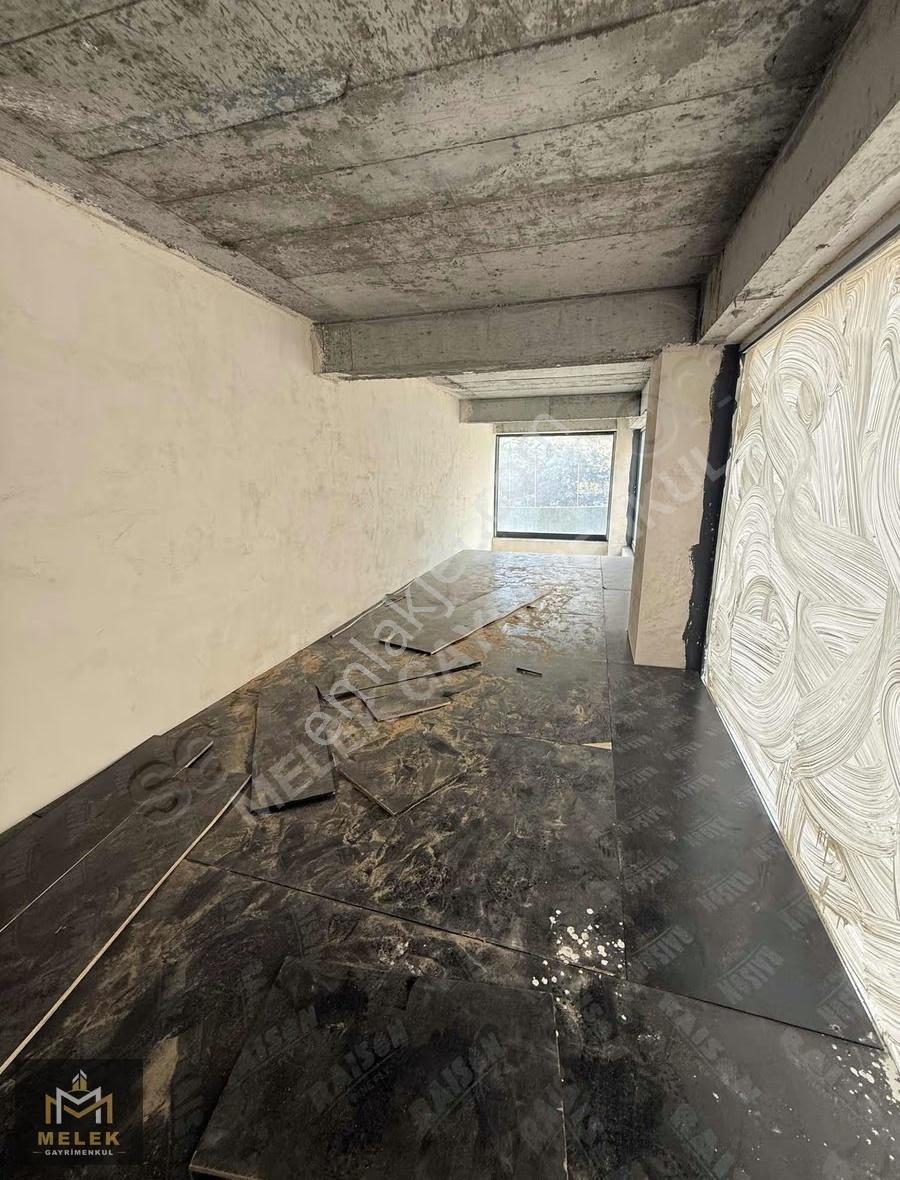 Melek Gayrimenkulden Bağcılar Kirazlıda Kiralık 250m² Dükkan - Görsel 12