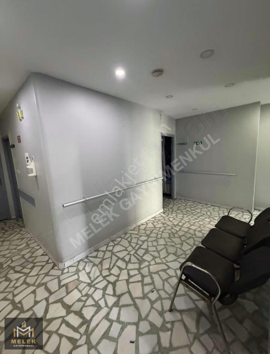 Melek Emlaktan 355 M2 Kiralık Caddede Dükkan - Görsel 3