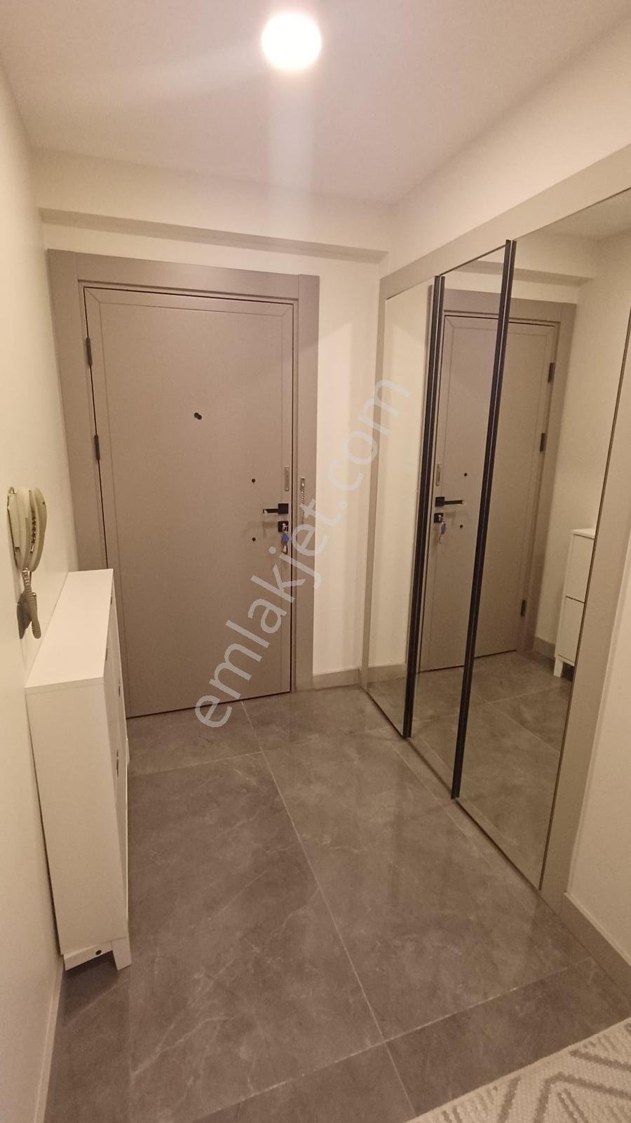 Gaziemir Landor Sitesi'nde Bahçe Manzaralı 3+1 Lüks Daire - Görsel 18