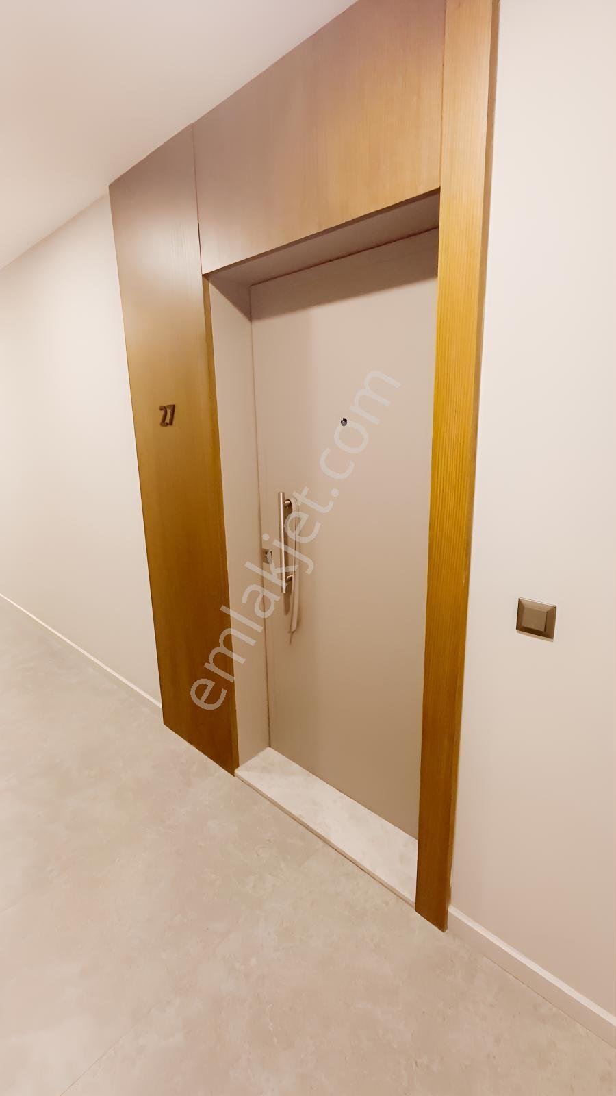 Gaziemir Landor Sitesi'nde Bahçe Manzaralı 3+1 Lüks Daire - Görsel 37