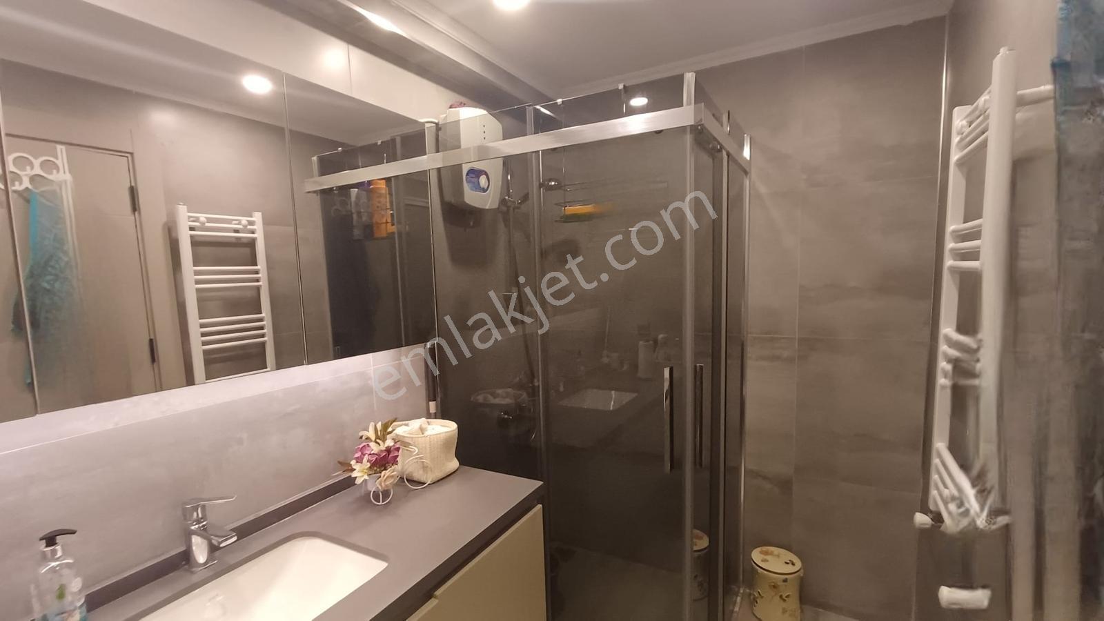 Gaziemir Landor Sitesi'nde Bahçe Manzaralı 3+1 Lüks Daire - Görsel 23