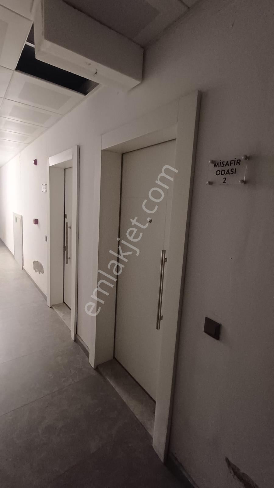 Gaziemir Landor Sitesi'nde Bahçe Manzaralı 3+1 Lüks Daire - Görsel 36