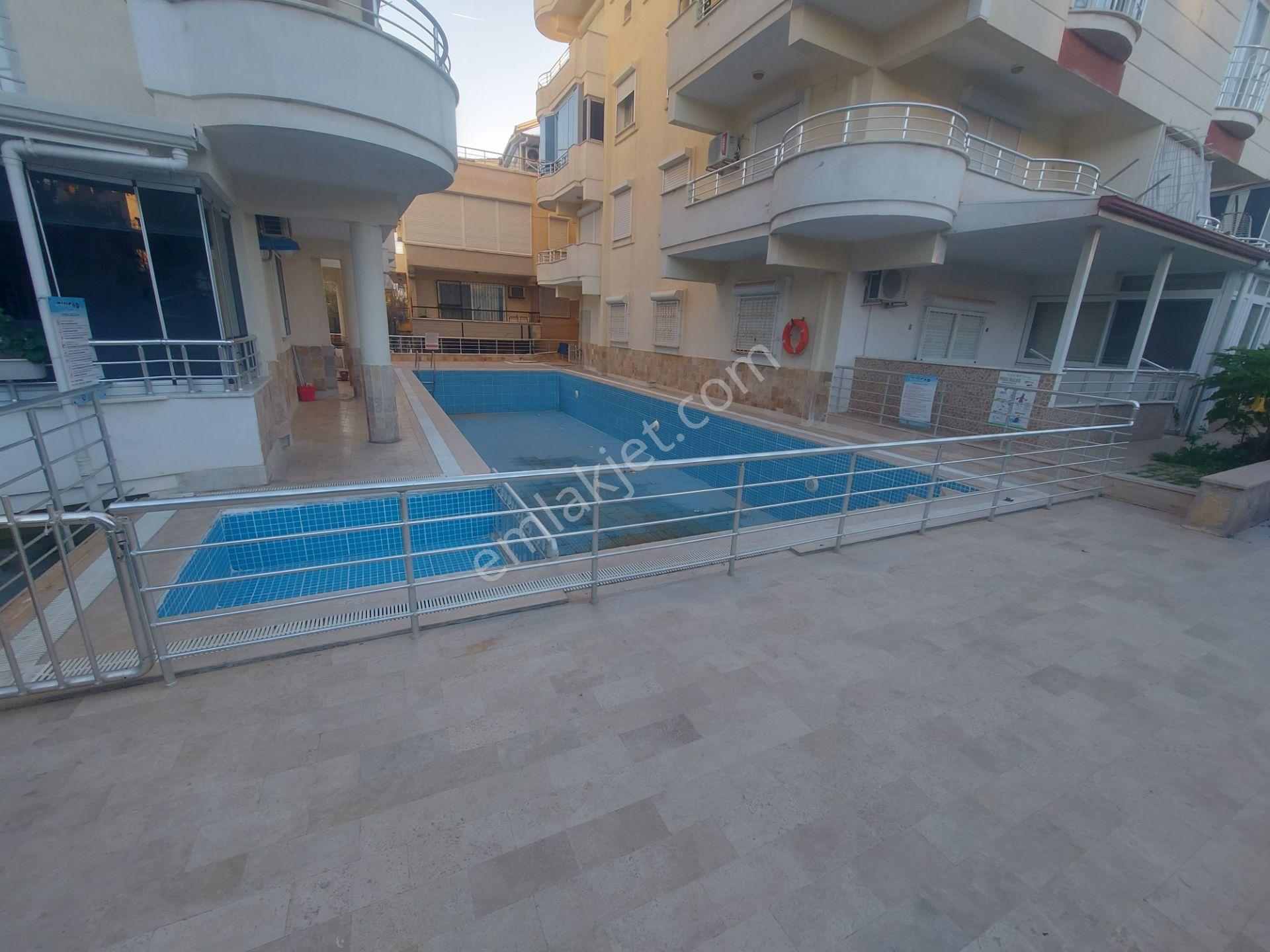 Altınkum Plajına 300mt Mesafede Havuzlu Sitede Satılık 2+1 Daire - Görsel 5