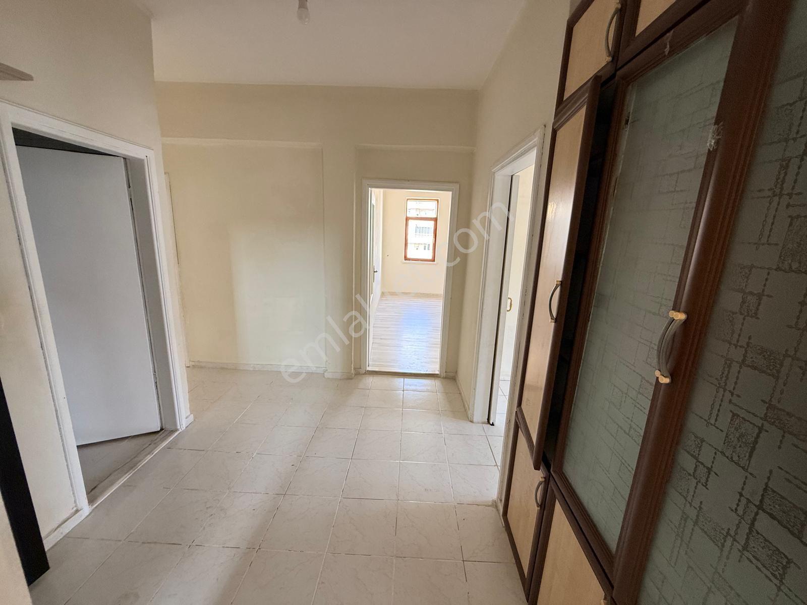 Meydankavağında Site İçi Tramvaya Yakın Manzaralı Geniş Arakat - Görsel 24
