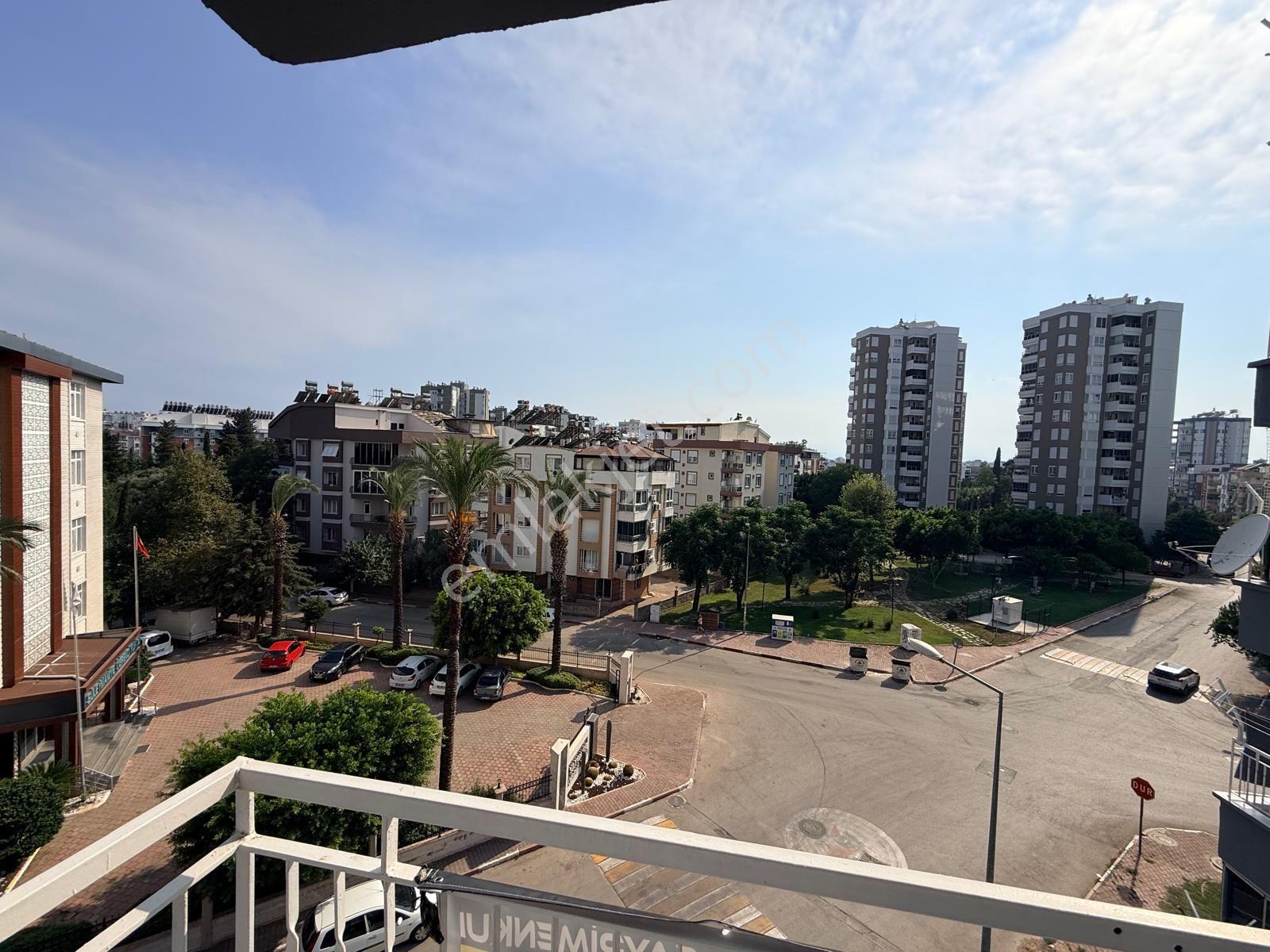 Meydankavağında Site İçi Tramvaya Yakın Manzaralı Geniş Arakat - Görsel 25