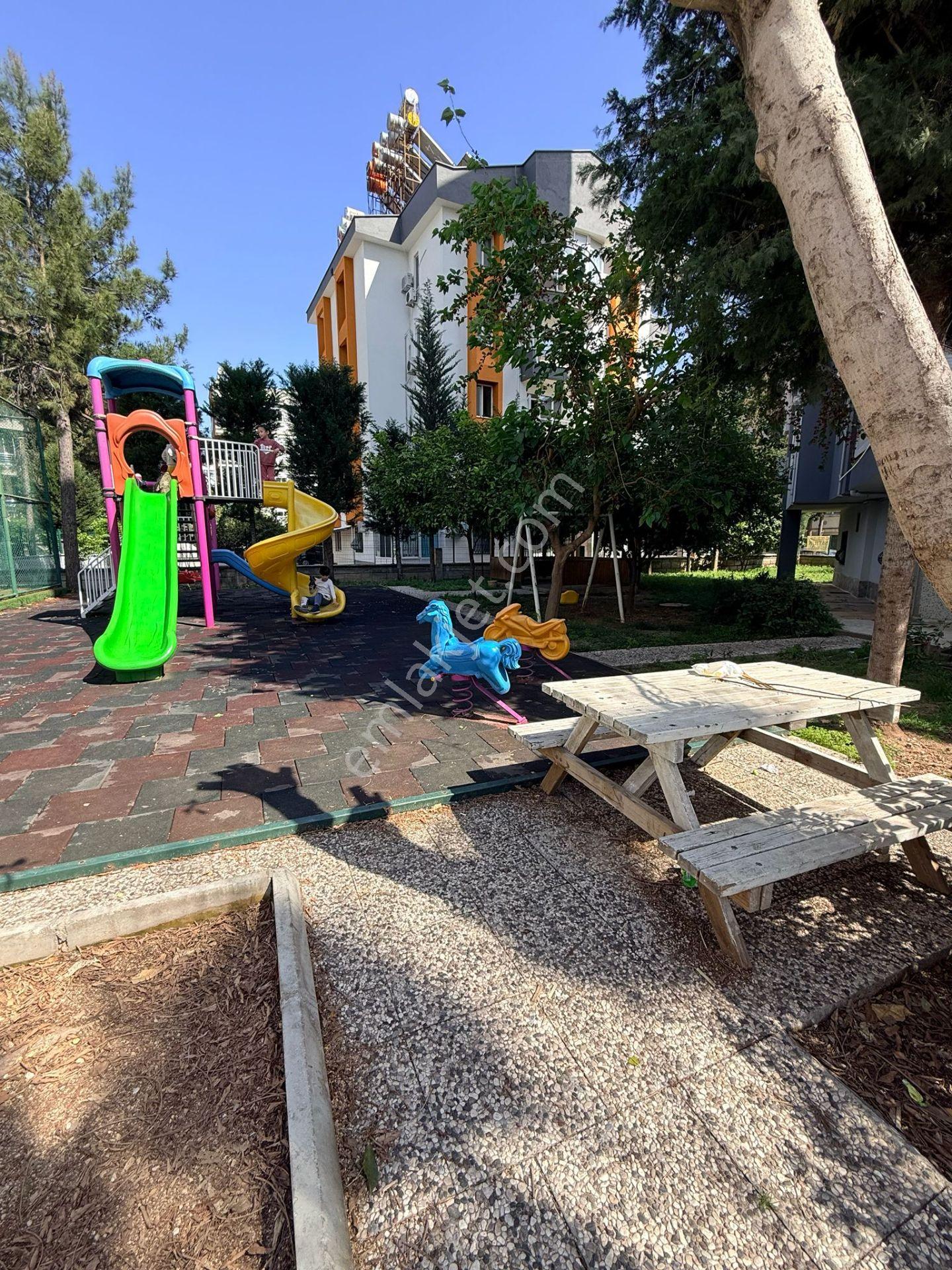 Meydankavağında Site İçi Tramvaya Yakın Manzaralı Geniş Arakat - Görsel 4