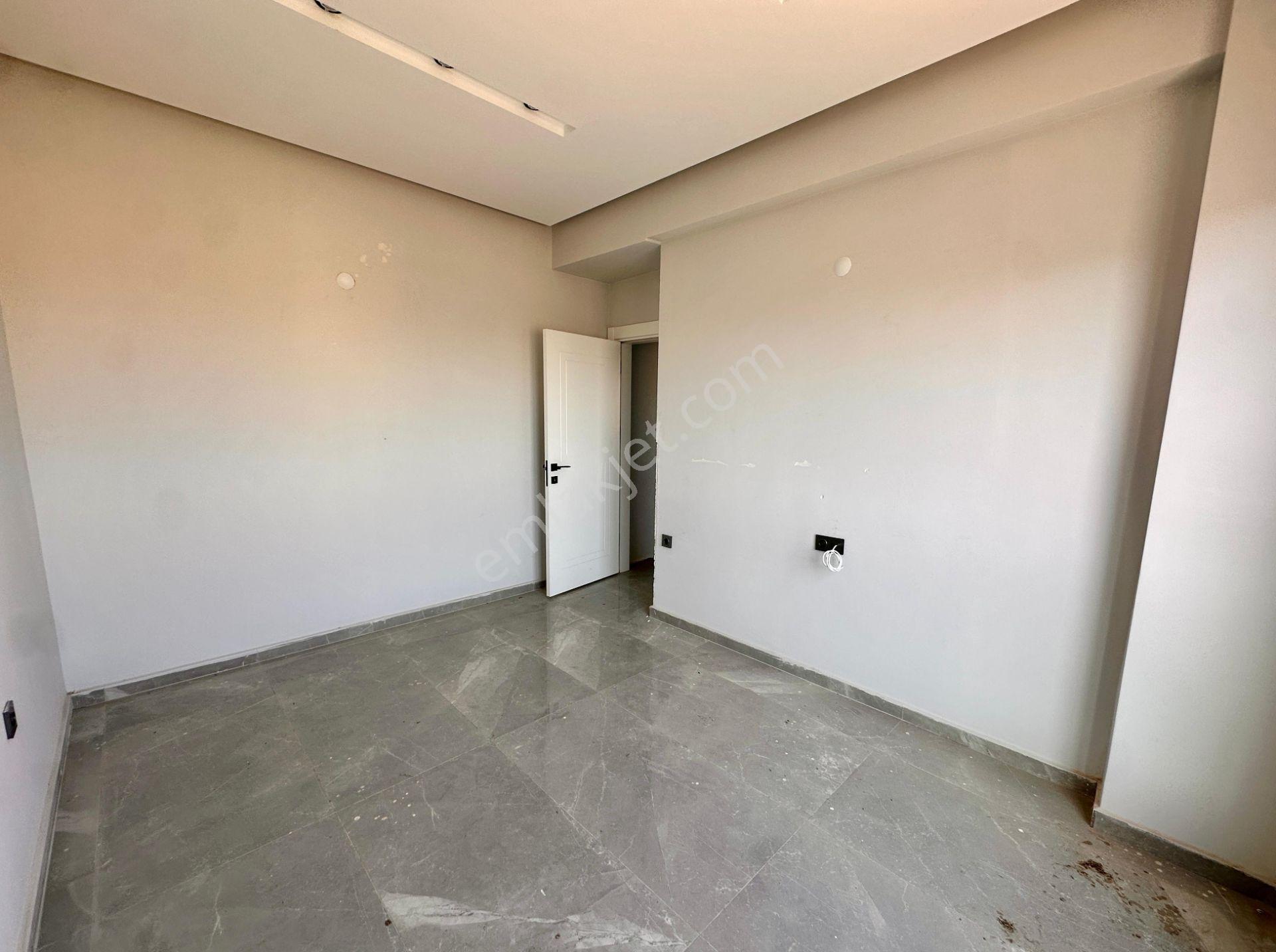 Havuzlu Asansörlü Sitede Ara Kat Plaja 1300 M Mesafede - Görsel 8