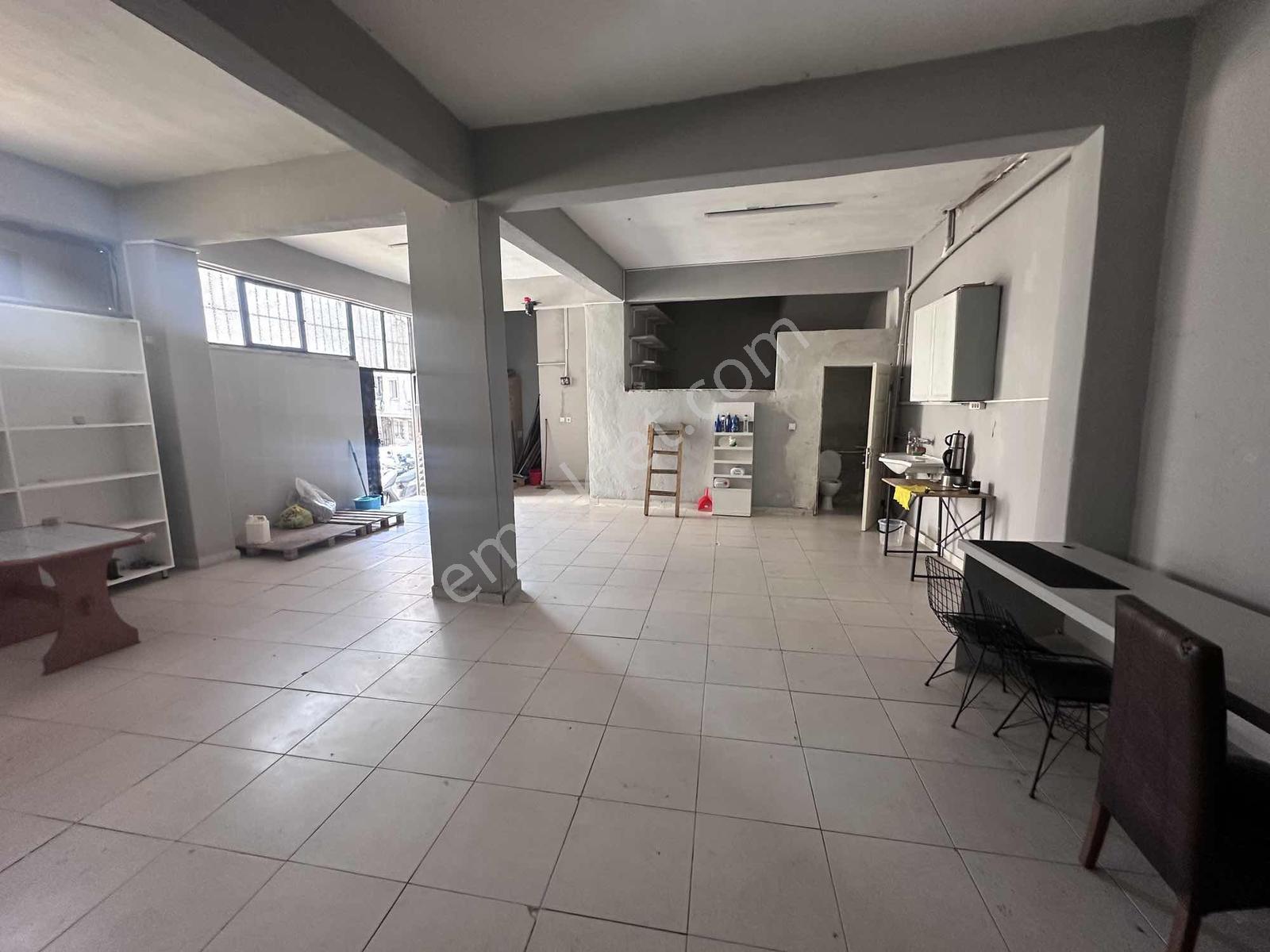 Hürriyet Mahallesi Cengiztopelcami Yani 90m2 Düzgiriş Dükkan - Görsel 4