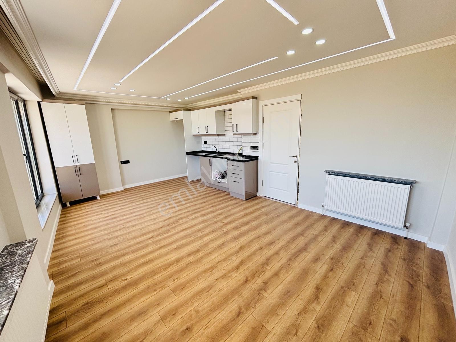 Sevinç'ten Lüks Dizayn ! Cephesi Tamamen Açık 100 M² Satılık 2+1 - Görsel 8