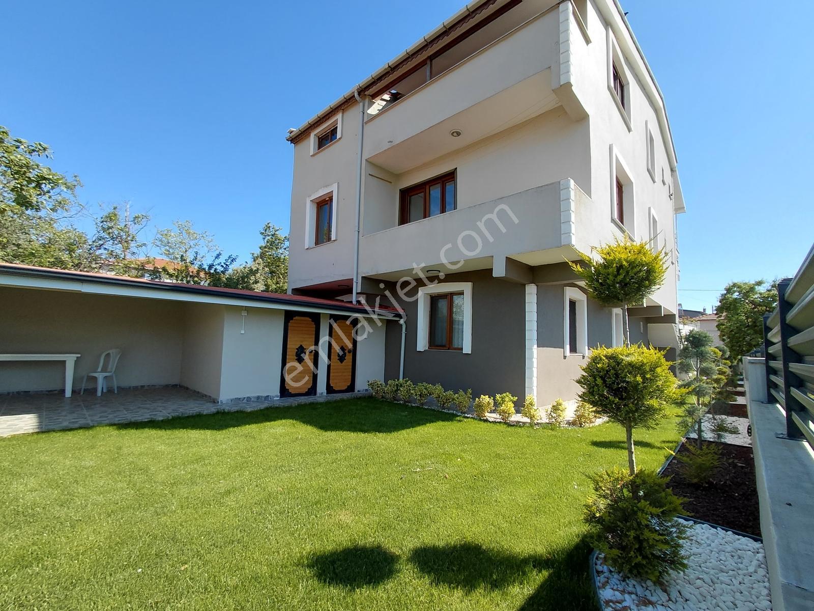 Re/max Kıyı'dan 400m² Tam Müstakil Geniş Aileler İçin Villa - Görsel 43