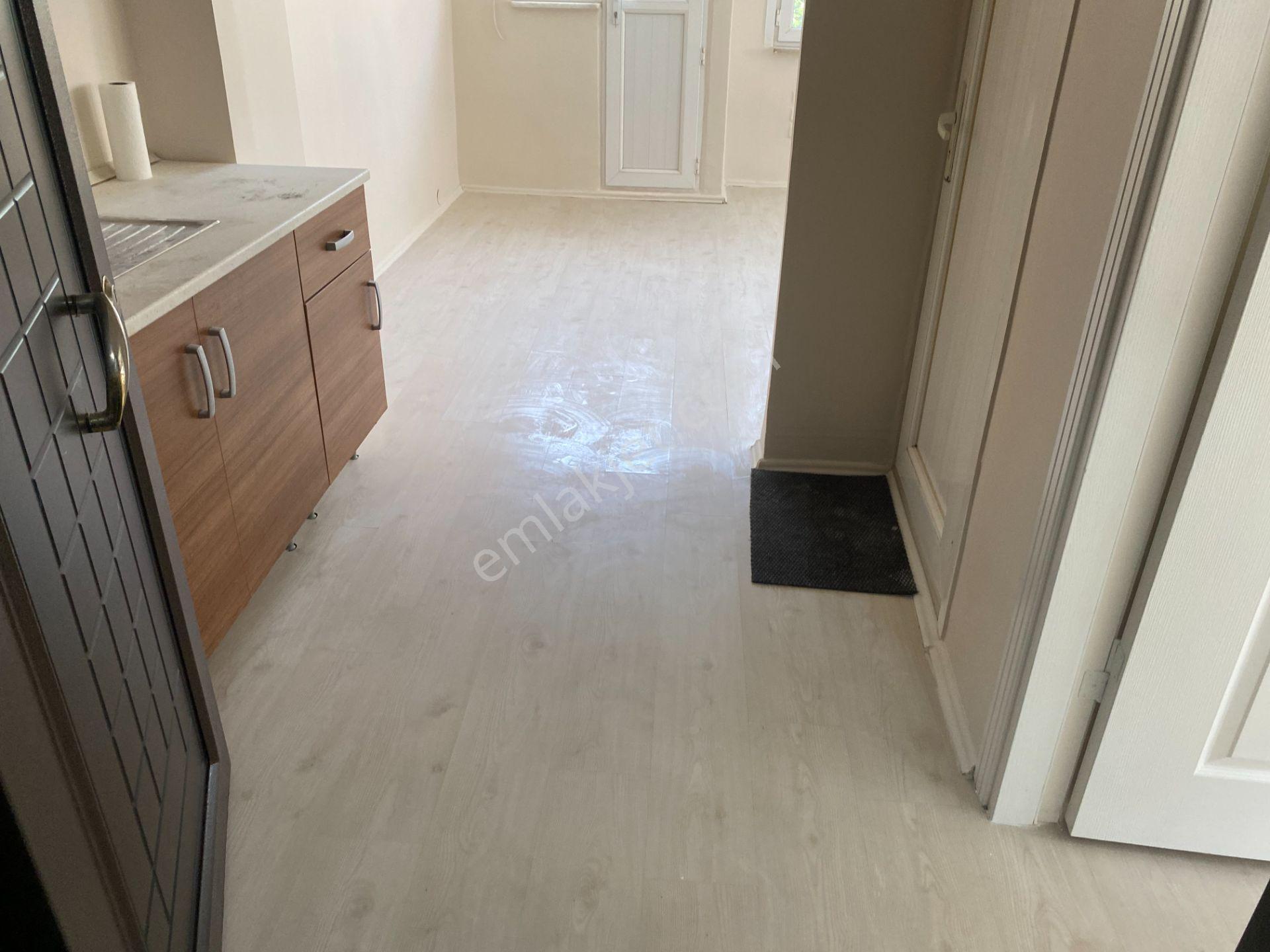 Destan-094-k.m.paşa Meydanına Cepheli-1-oda-geniş-salon-orta-1-kat-55m2-ofis-katı-işyerine - Görsel 12